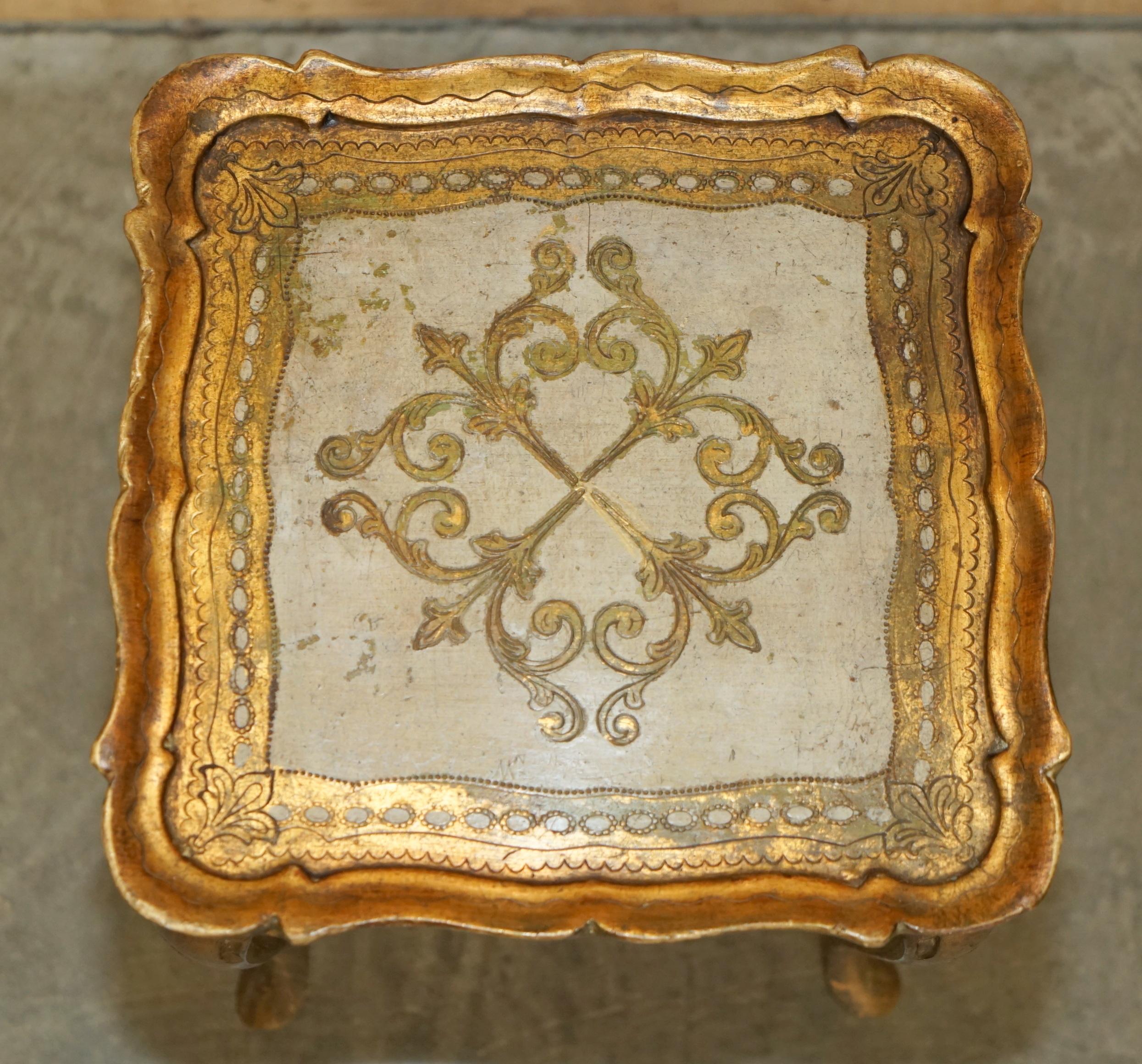 ANTIQUE CIRCA 1930 FLORENTINE VENETIAN HAND PAiNTED & GILT NEST OF THREE TABLES For Sale 13