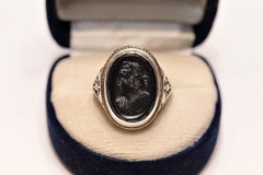 Antique Circa 1930s 18k Gold Art Deco Natural Onyx Stone Lady Decorated Ring