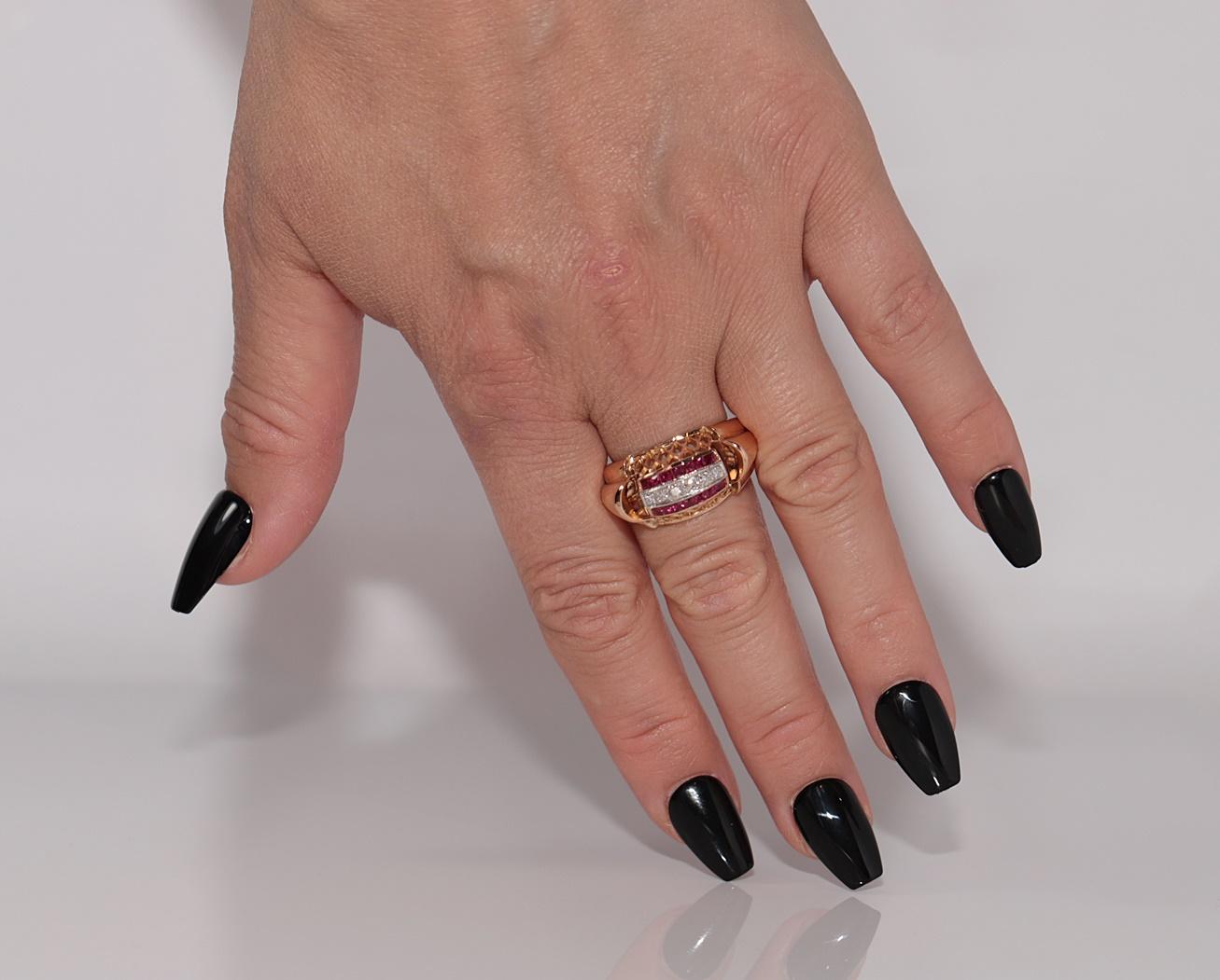 Bague débardeur ancienne des années 1930 en or 18 carats, diamant naturel et rubis taille baguette en vente 6