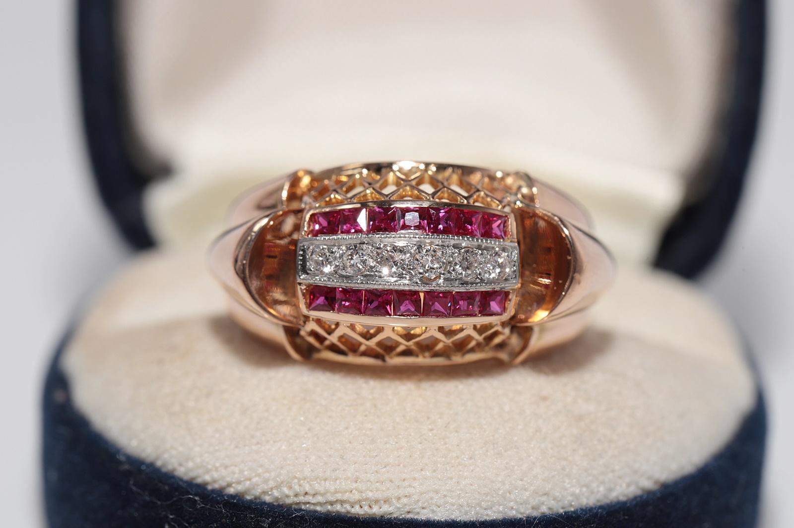 En très bon état.
Le poids total est de 10,6 grammes.
Au total, un diamant de 0,15 ct.
Le diamant est de couleur F-G et de pureté vvs-vs.
La taille de la bague est de 8,5
Nous pouvons fabriquer n'importe quelle taille.
N'hésitez pas à nous contacter