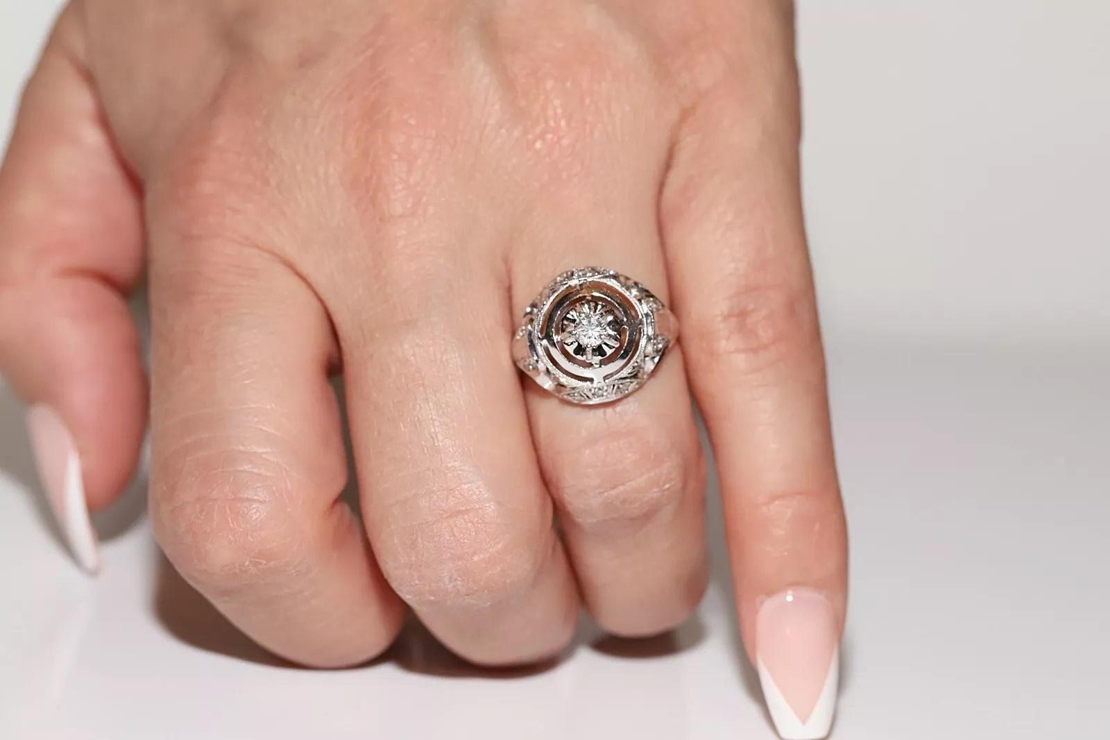 Antique Circa 1930s Handmade 18k Gold Natural Diamond Decorated Ring For Sale 3