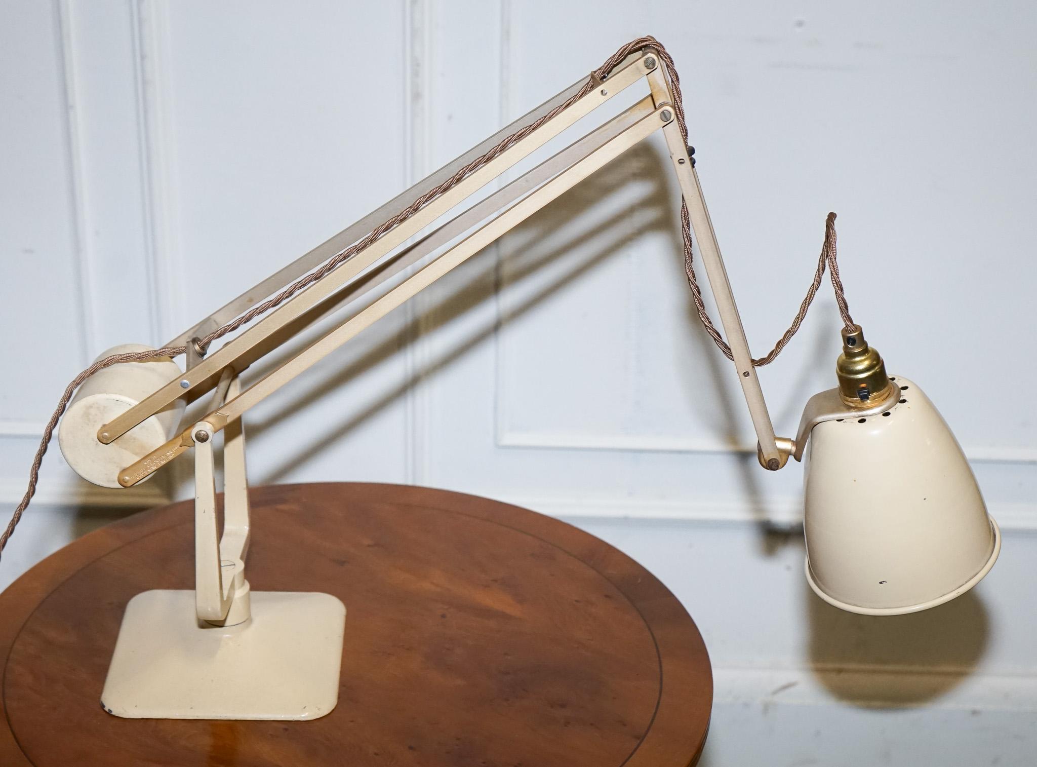 ANTIQUE CIRCA 1950 RECLAIMED HADRILL & HORSTMANN COUNTERPOiSE DESK LAMP Metal en venta