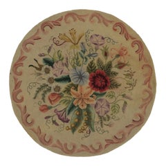 Antique Circle Hooked Rug with Central Floral Design in Multicolor - Rug & Kilim