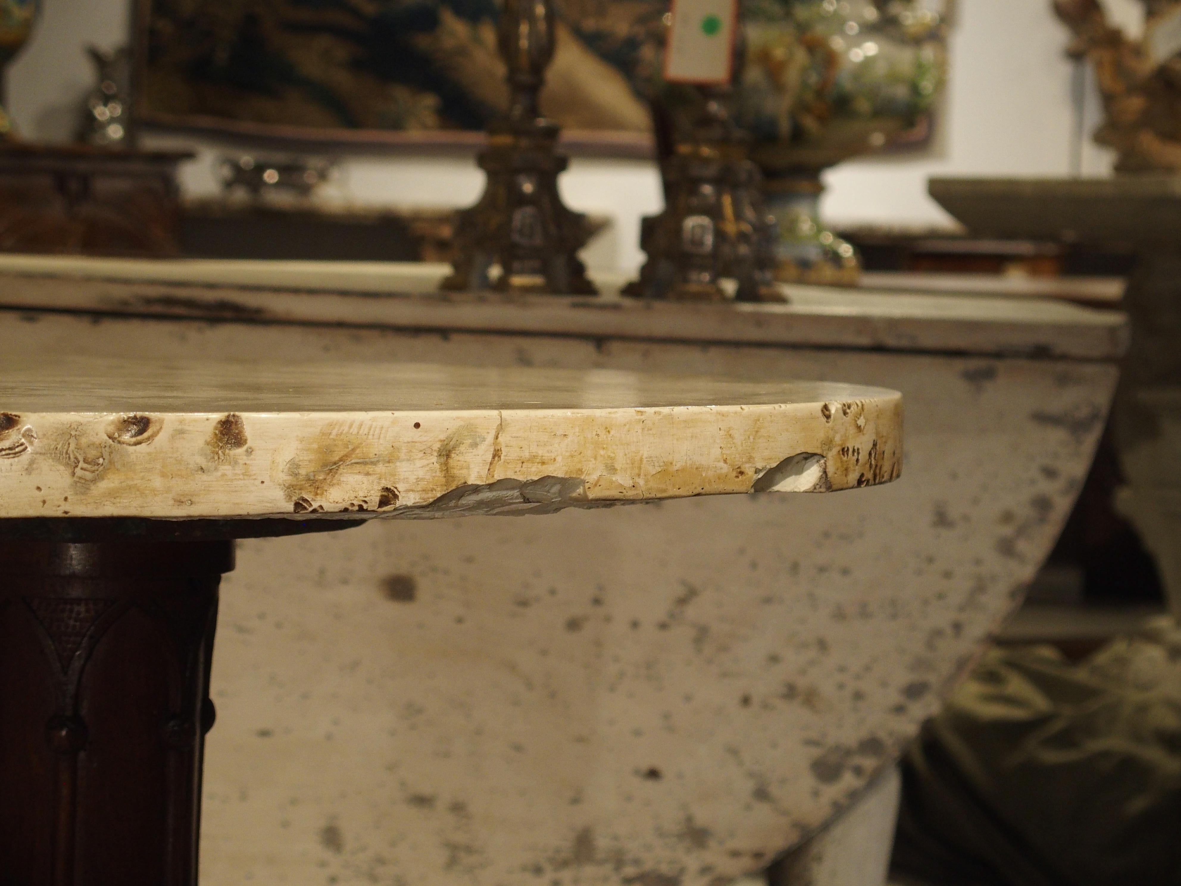 Antiker kreisförmiger genossischer Tisch aus geschnitztem Holz und Marmor, um 1820 im Angebot 8