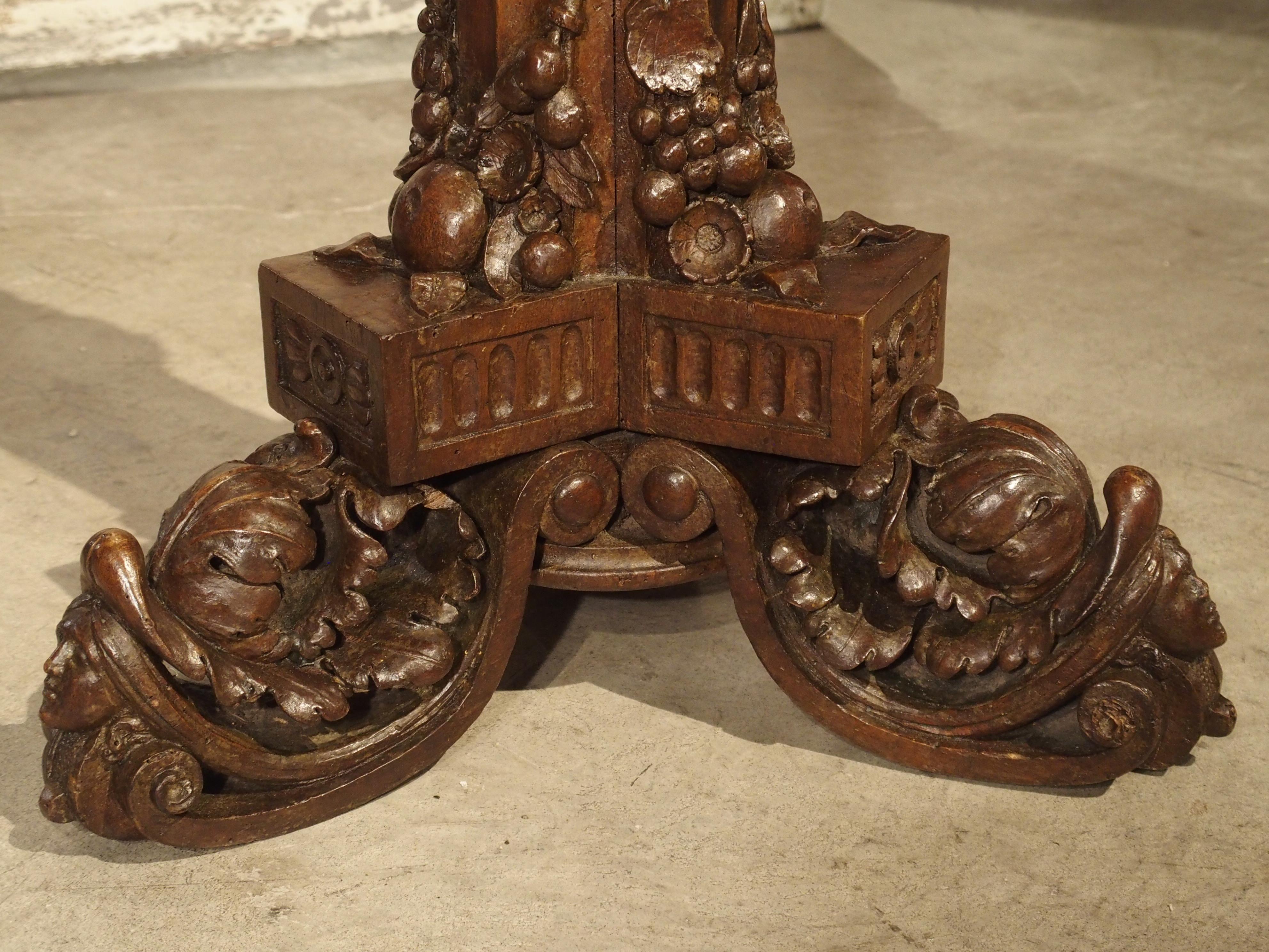 Antiker kreisförmiger genossischer Tisch aus geschnitztem Holz und Marmor, um 1820 im Angebot 12