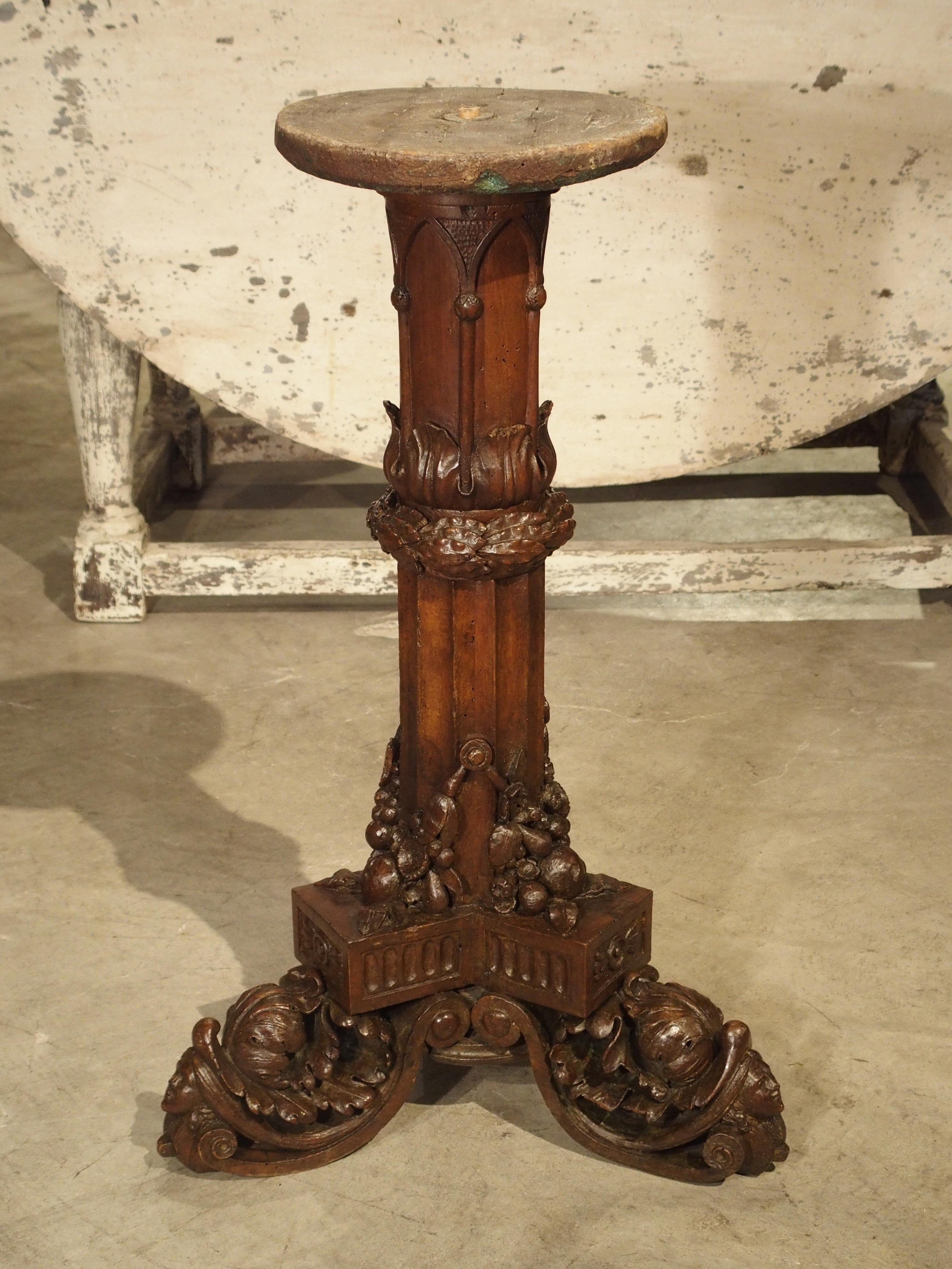 Antique Circular Genoese Carved Wood and Marble Table, circa 1820 In Good Condition For Sale In Dallas, TX