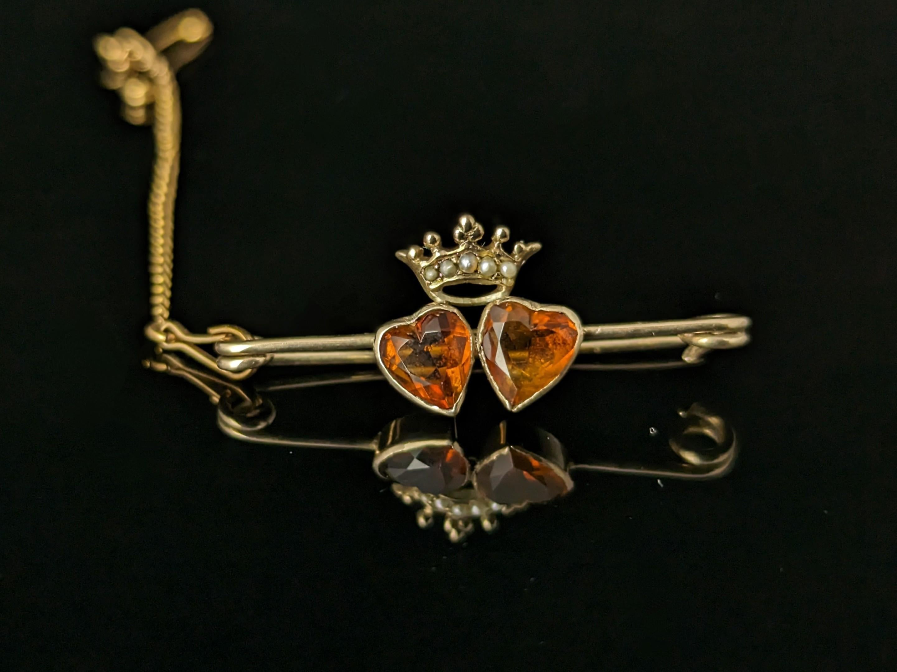 Antique Citrine double crowned hearts brooch, 9k gold, Luckenbooth  In Good Condition In NEWARK, GB