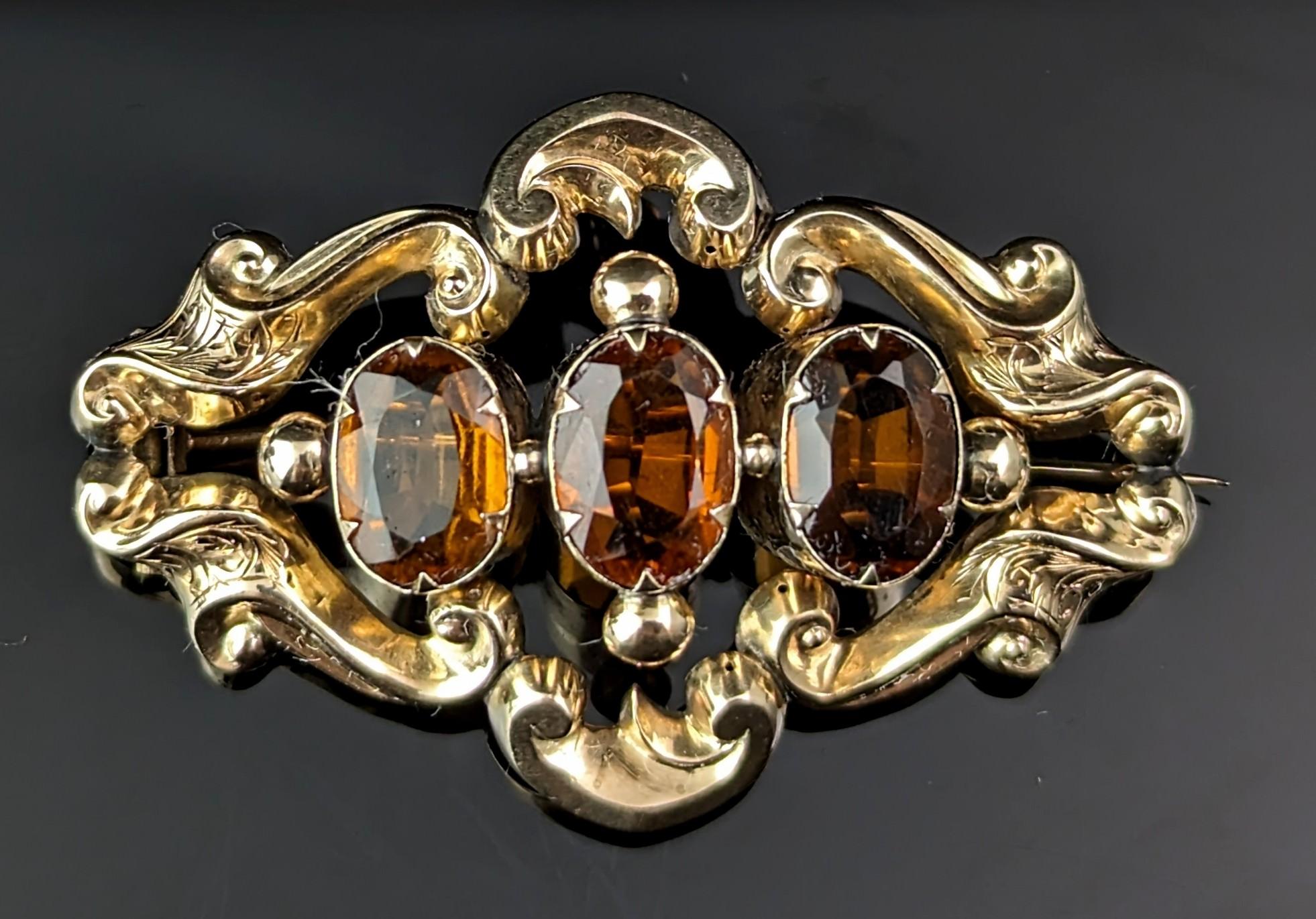 Antique Citrine pendant brooch, 9k yellow gold, Victorian  For Sale 1