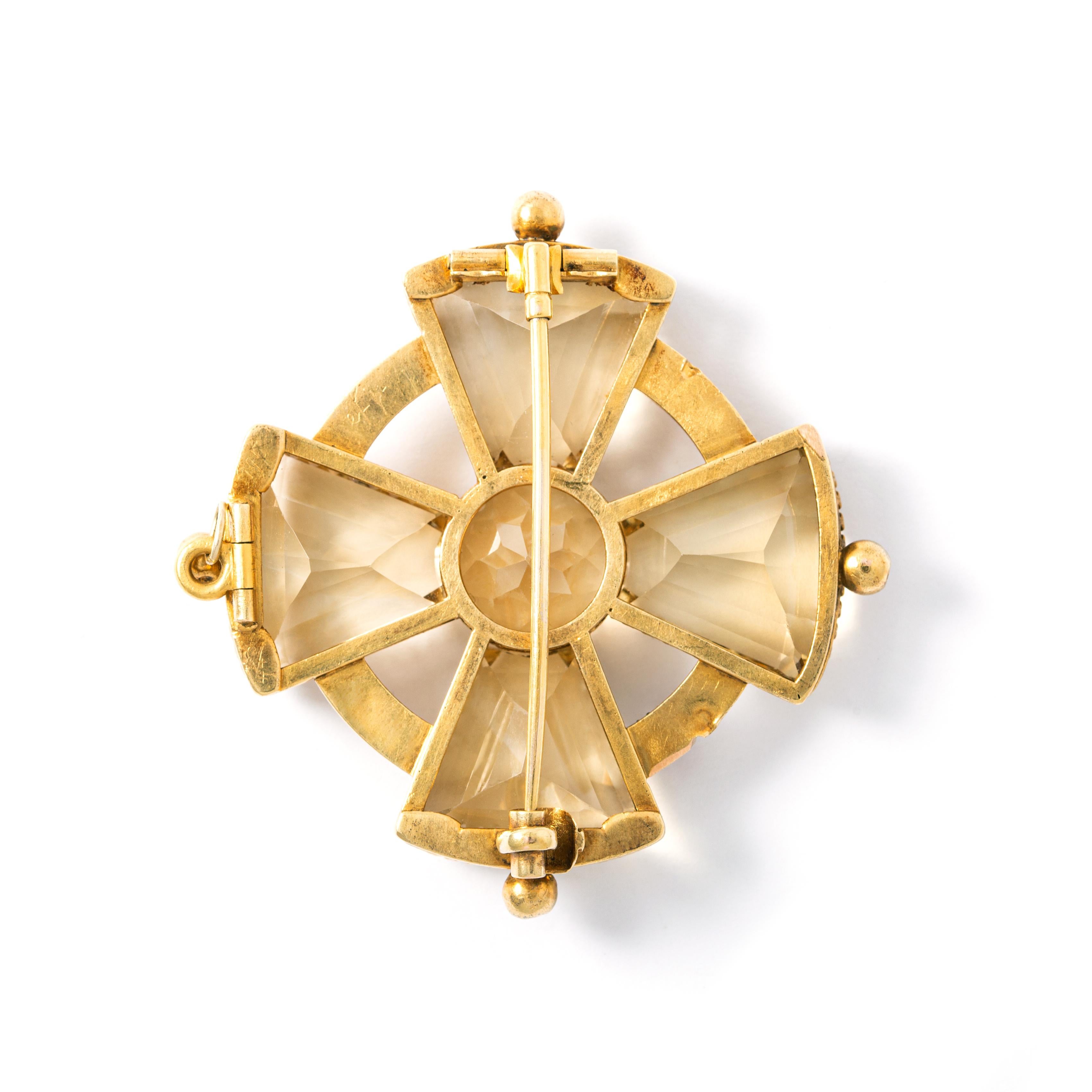 Antique Pendant / Brooch in yellow gold 14K representing a cross with citrines. 
Dimensions: 5.50 cm. 
Gross weight: 25.22 grams