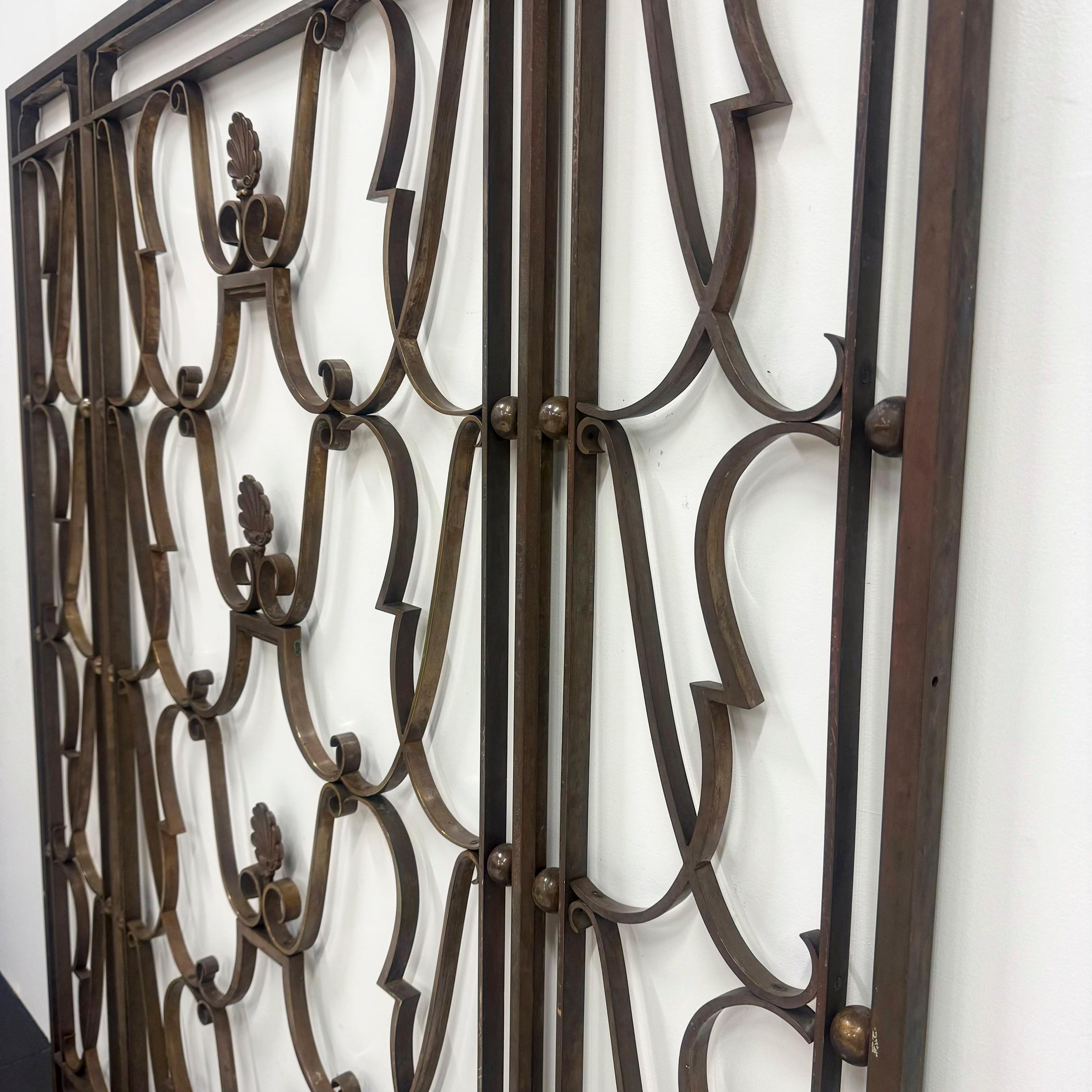 Antiker Classic Art Deco Bronze Grill  Paar verfügbar im Angebot 3