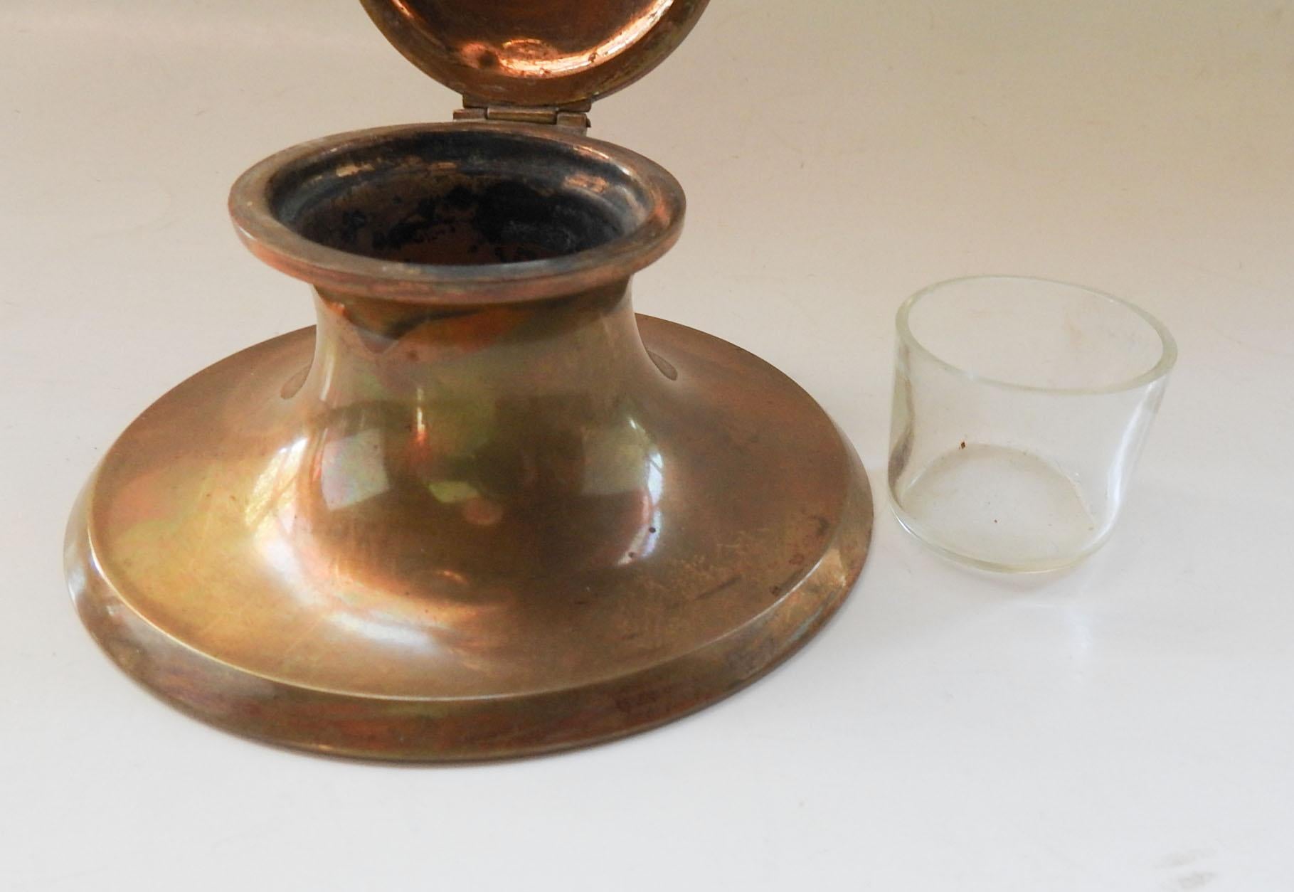 Antique Classic Brass Ink Well In Good Condition For Sale In Seguin, TX