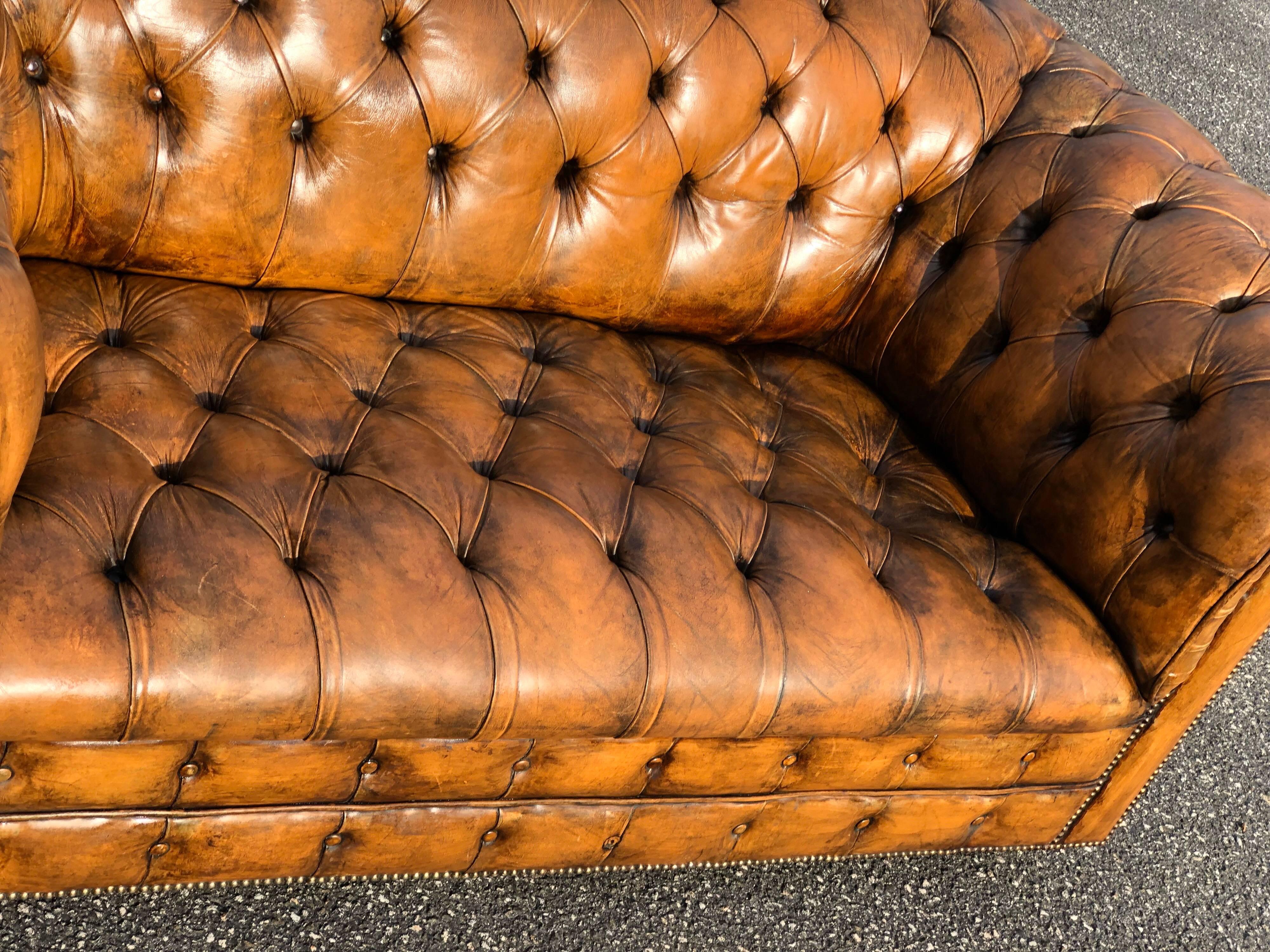 Antique Classic Leather Chesterfield Love Seat 1