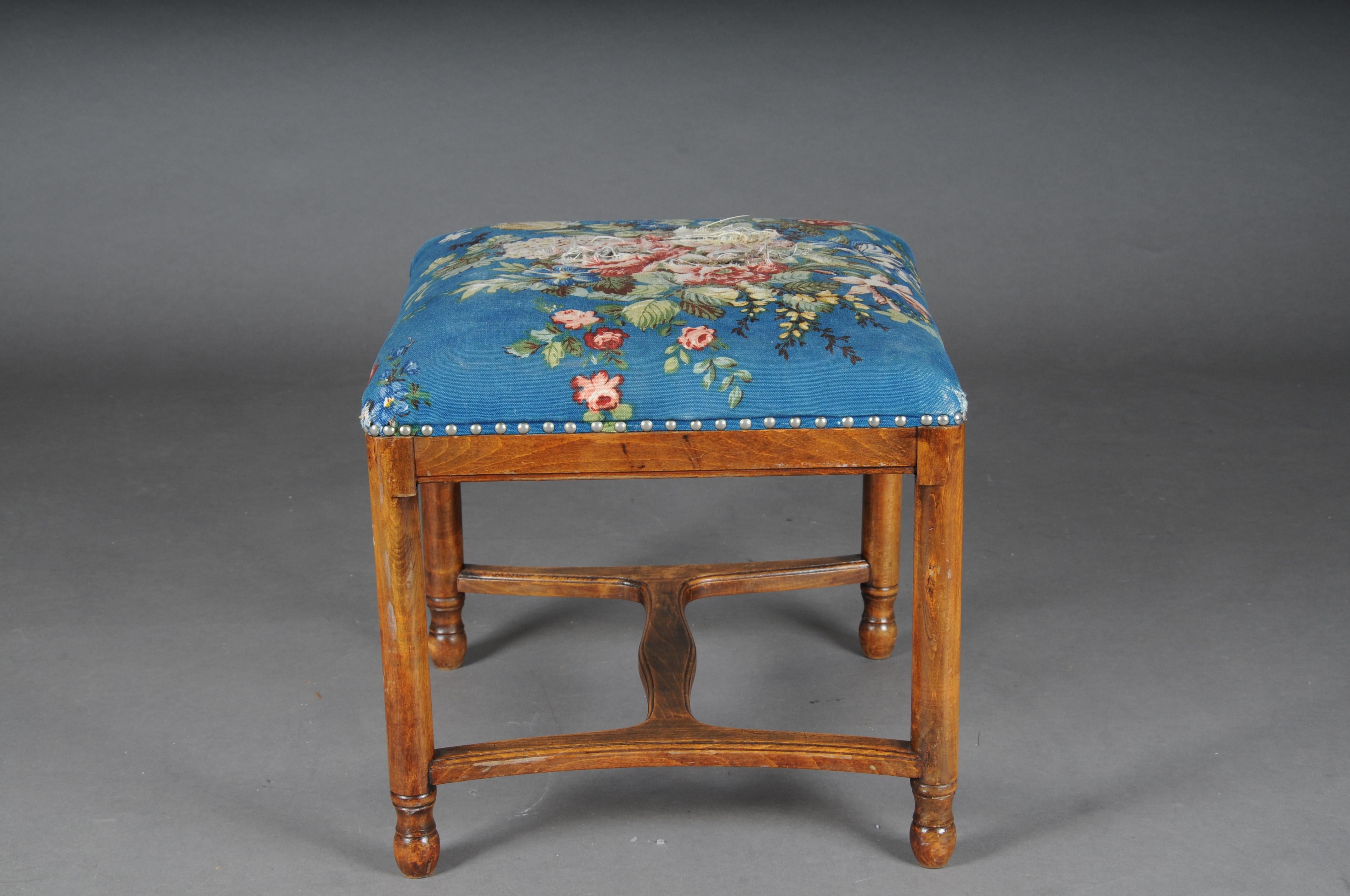 Antique classic oak stool, Germany, 19th. Century For Sale 3