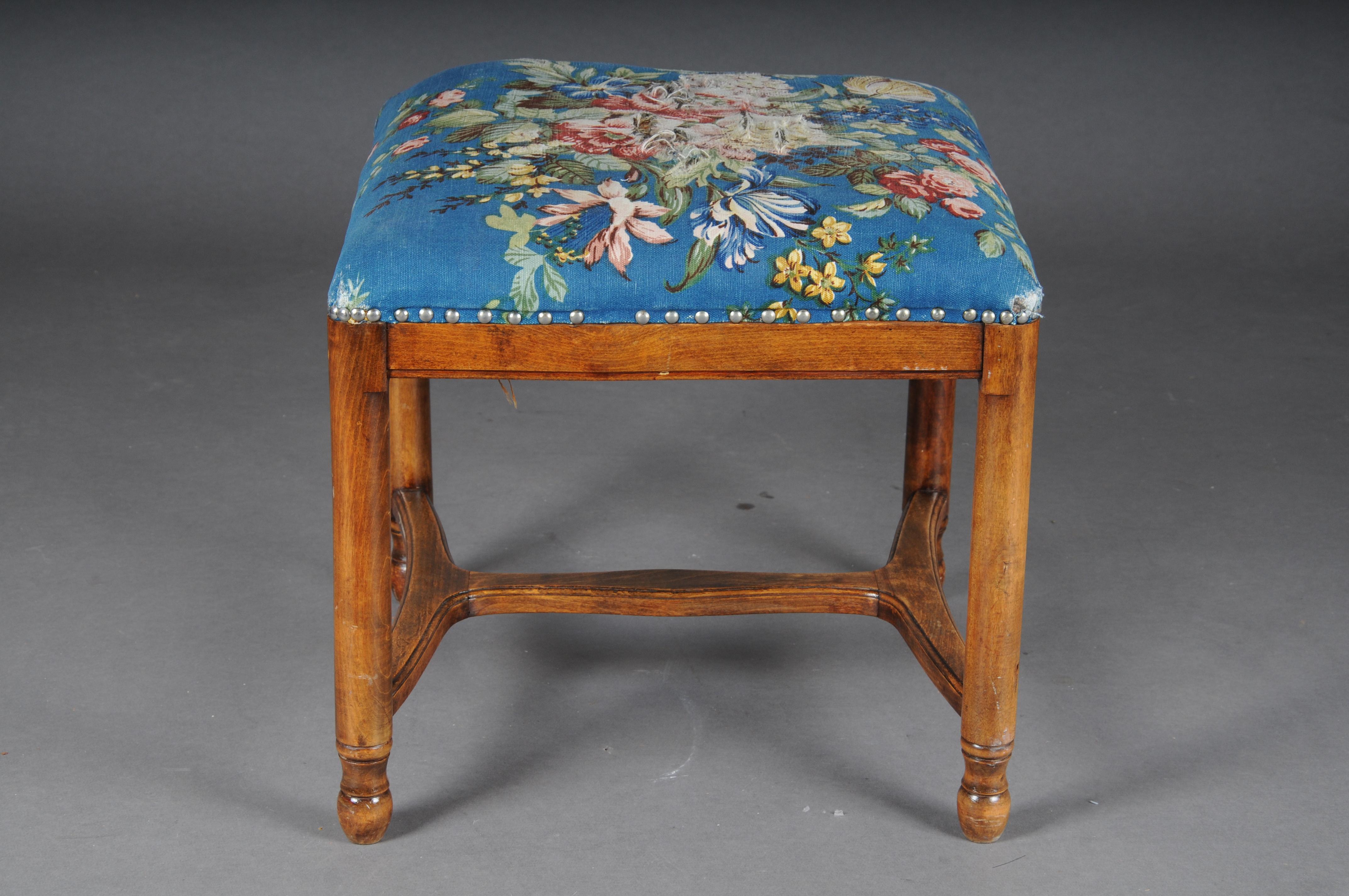 Antique classic oak stool, Germany, 19th. Century


Solid wood, square shape. Seat standing on four legs connected to a central bridge. Blue floral seat cover with elaborate innerspring upholstery. Germany 19th century