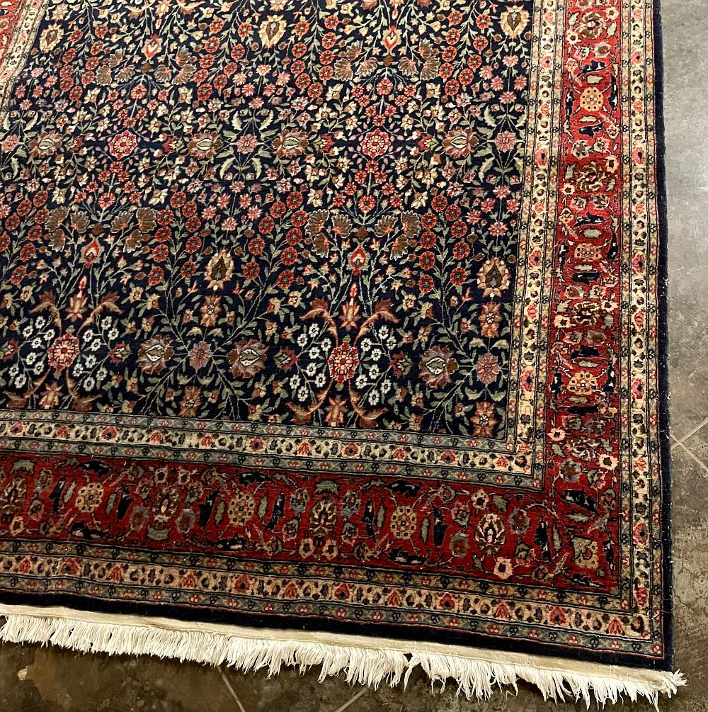 Antique Classic Persian Rug In Good Condition For Sale In Dallas, TX