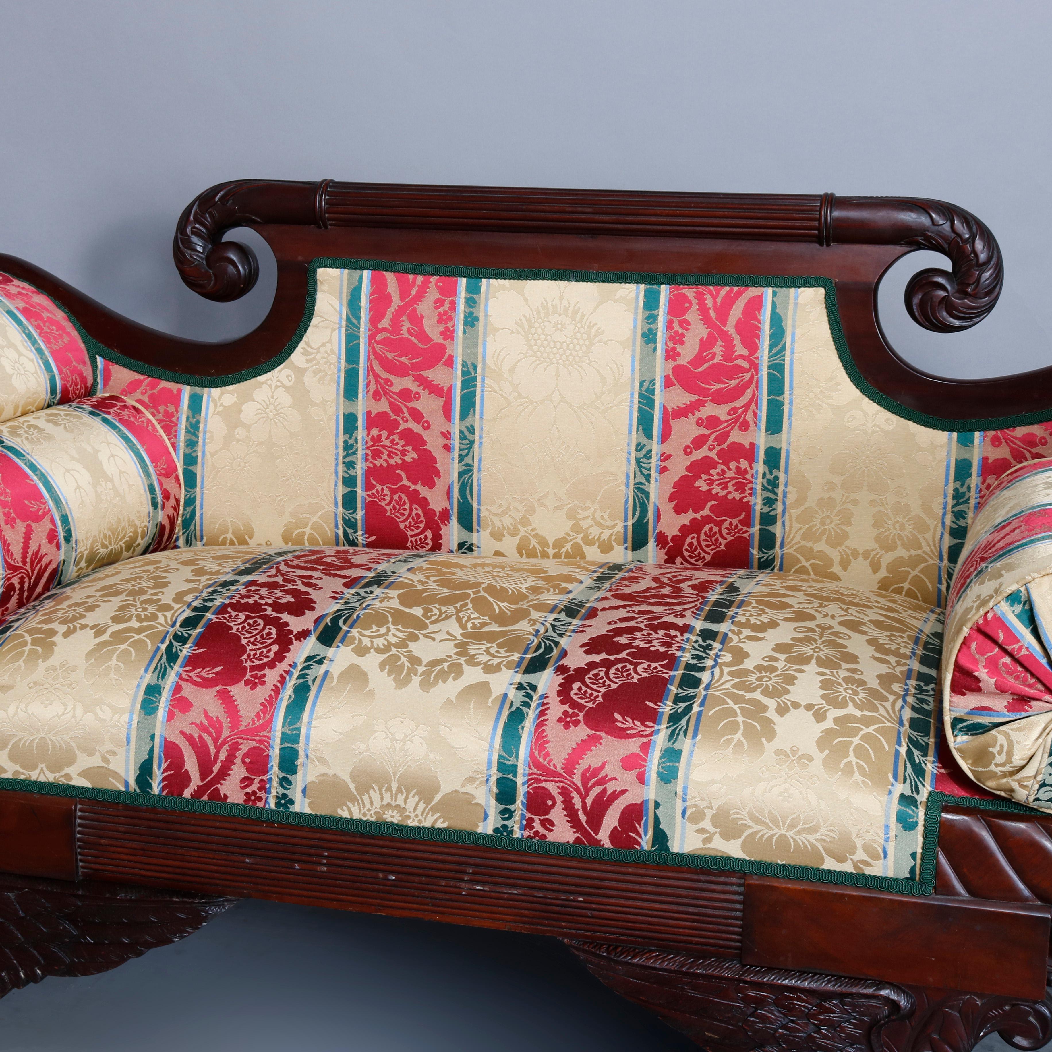 Antique Classical American Empire Carved Flame Mahogany Settee, circa 1830 In Good Condition In Big Flats, NY