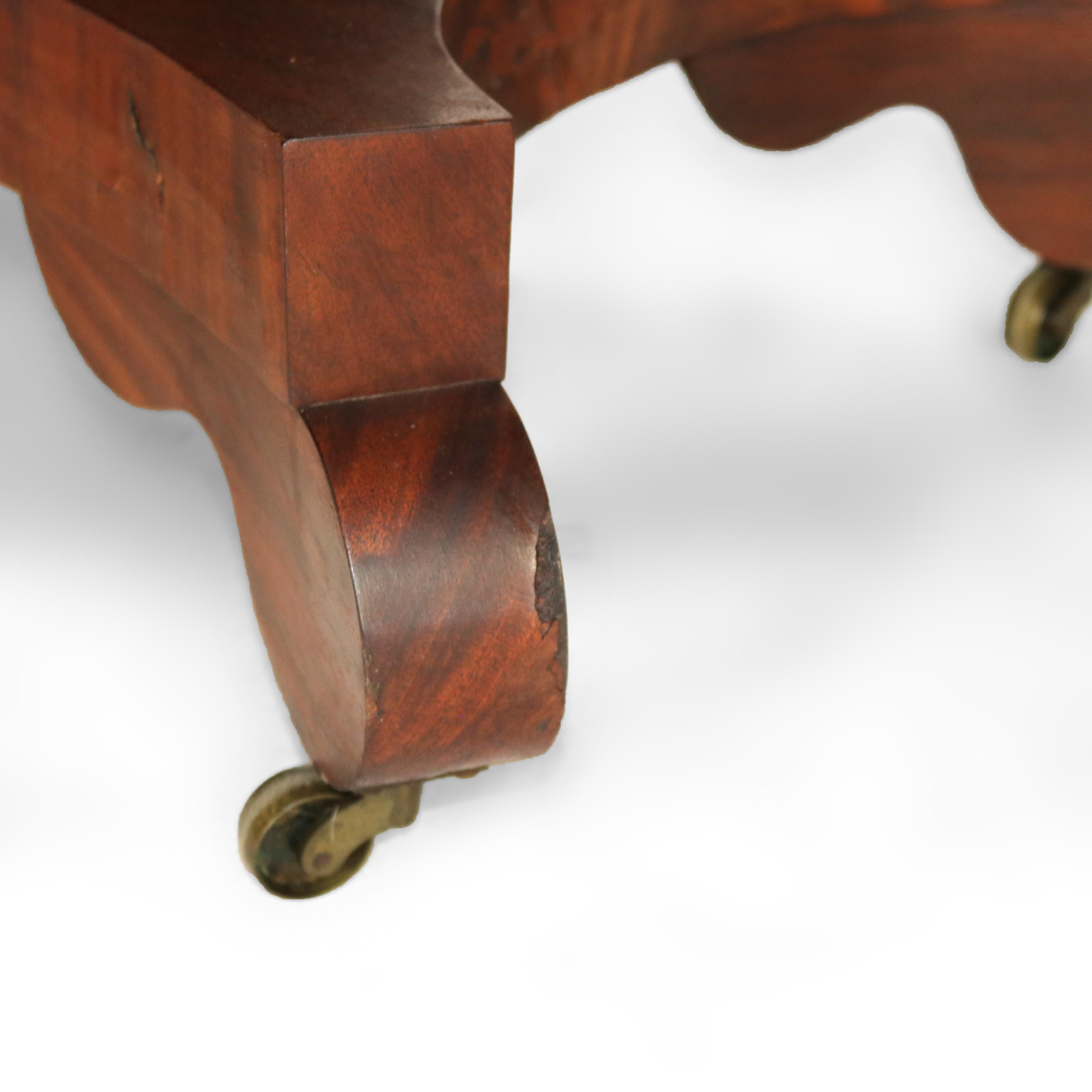 Antico tavolo da gioco classico americano in mogano a fiamma impero C1840 in vendita 15