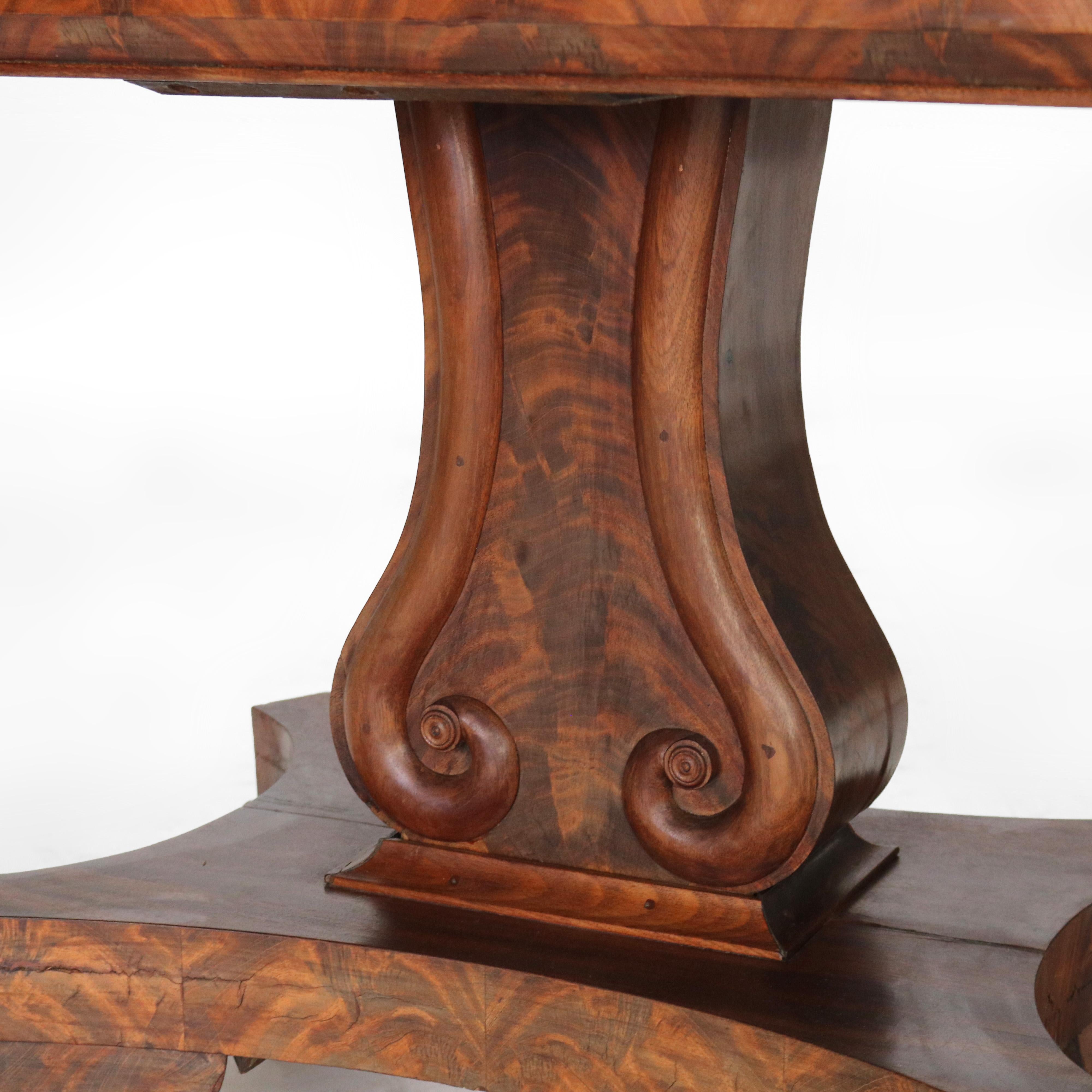 Antico tavolo da gioco classico americano in mogano a fiamma impero C1840 In condizioni buone in vendita a Big Flats, NY