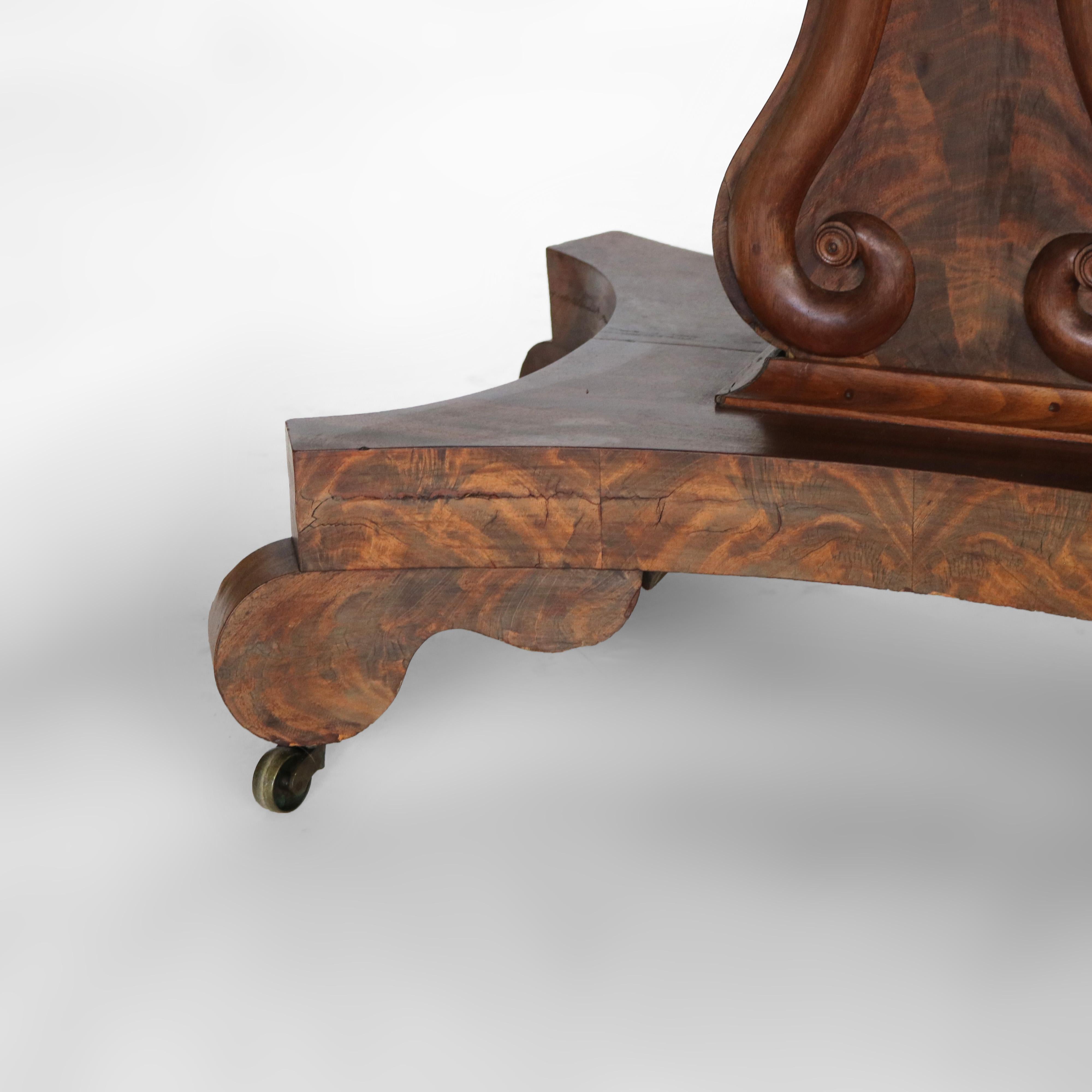 XIX secolo Antico tavolo da gioco classico americano in mogano a fiamma impero C1840 in vendita