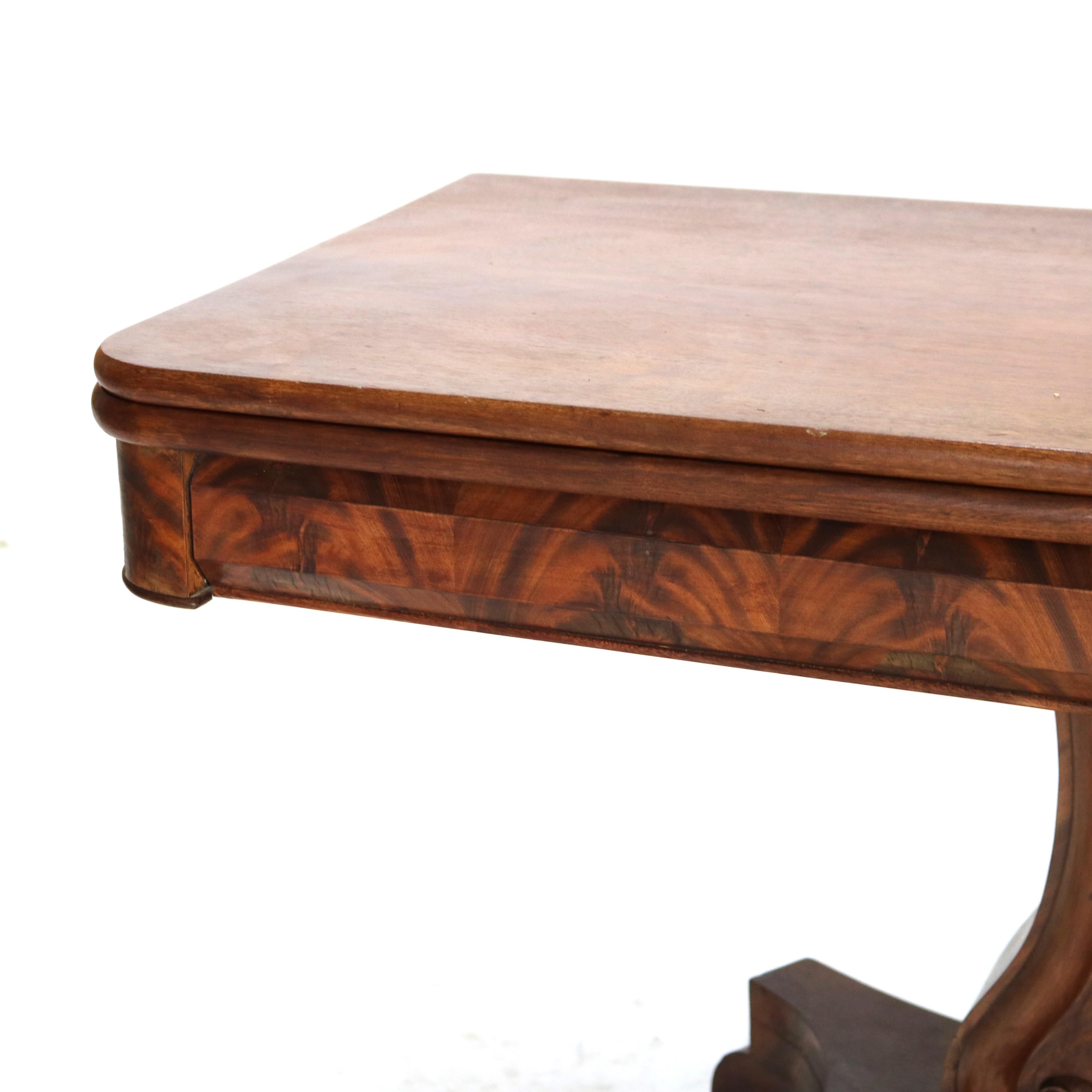 Mogano Antico tavolo da gioco classico americano in mogano a fiamma impero C1840 in vendita