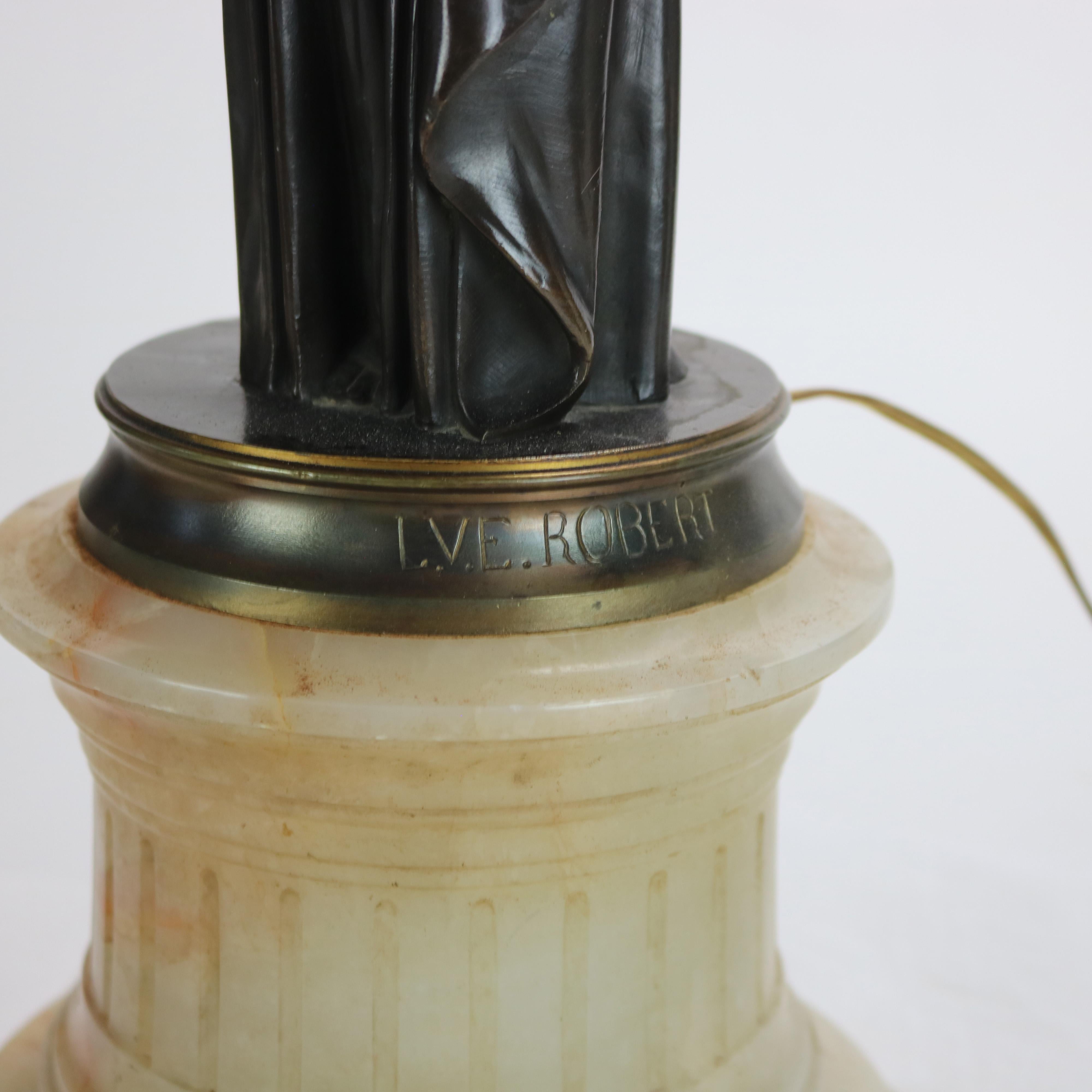 Antico candelabro scultoreo classico in bronzo a otto luci C1890 in vendita 5
