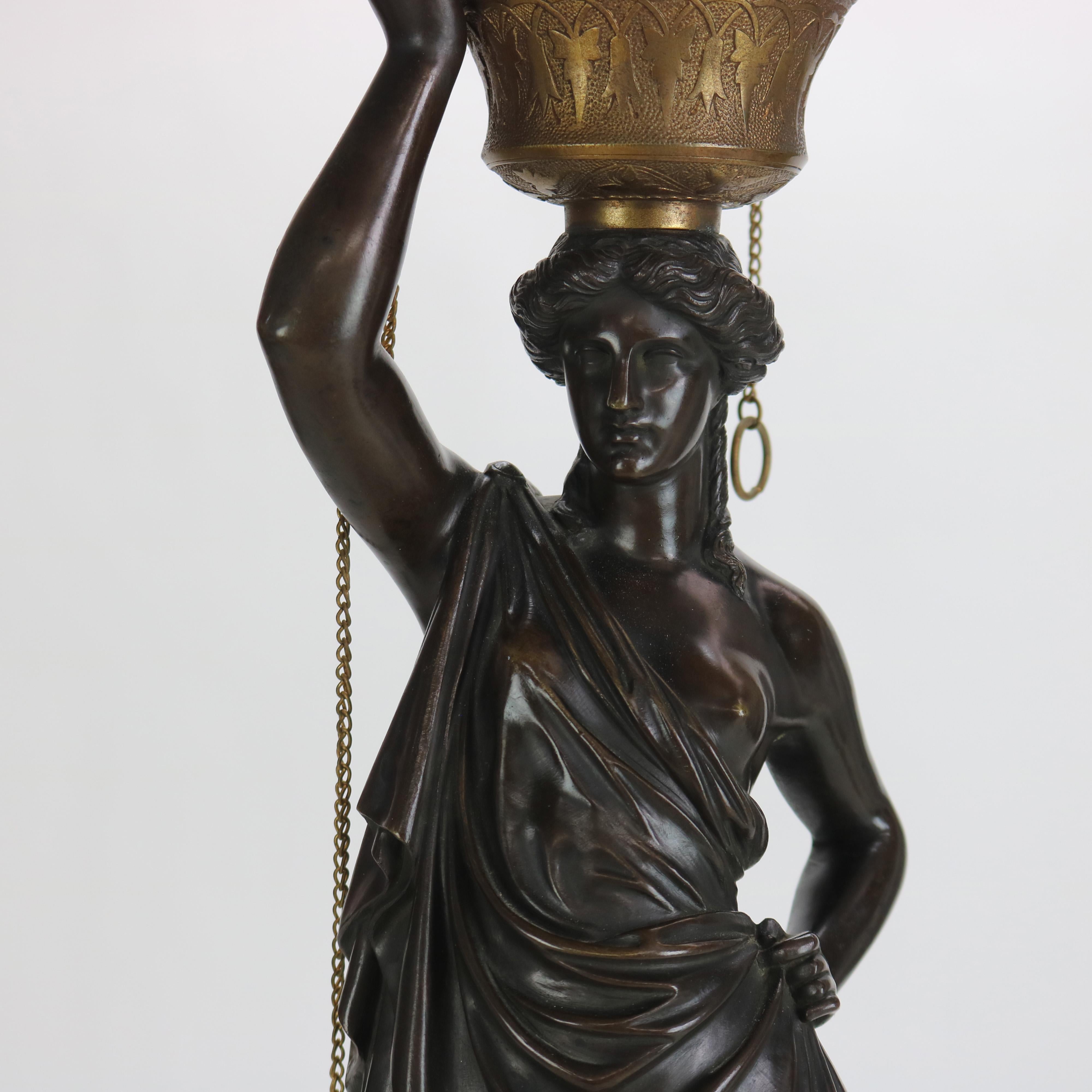 Americano Antico candelabro scultoreo classico in bronzo a otto luci C1890 in vendita