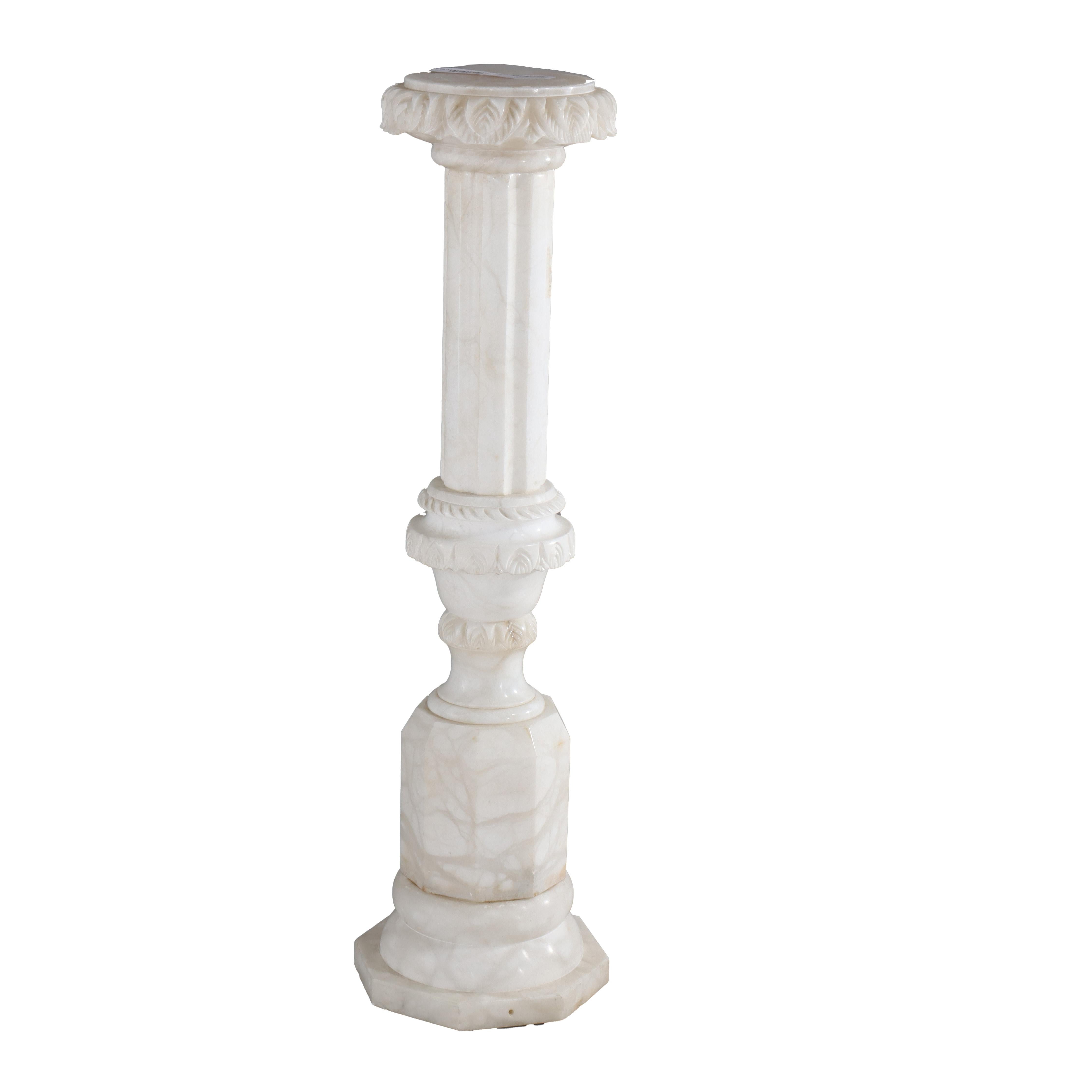 Antigua Escultura Clásica de Alabastro Tallado Pedestal Expositor C1910 en Bueno estado para la venta en Big Flats, NY