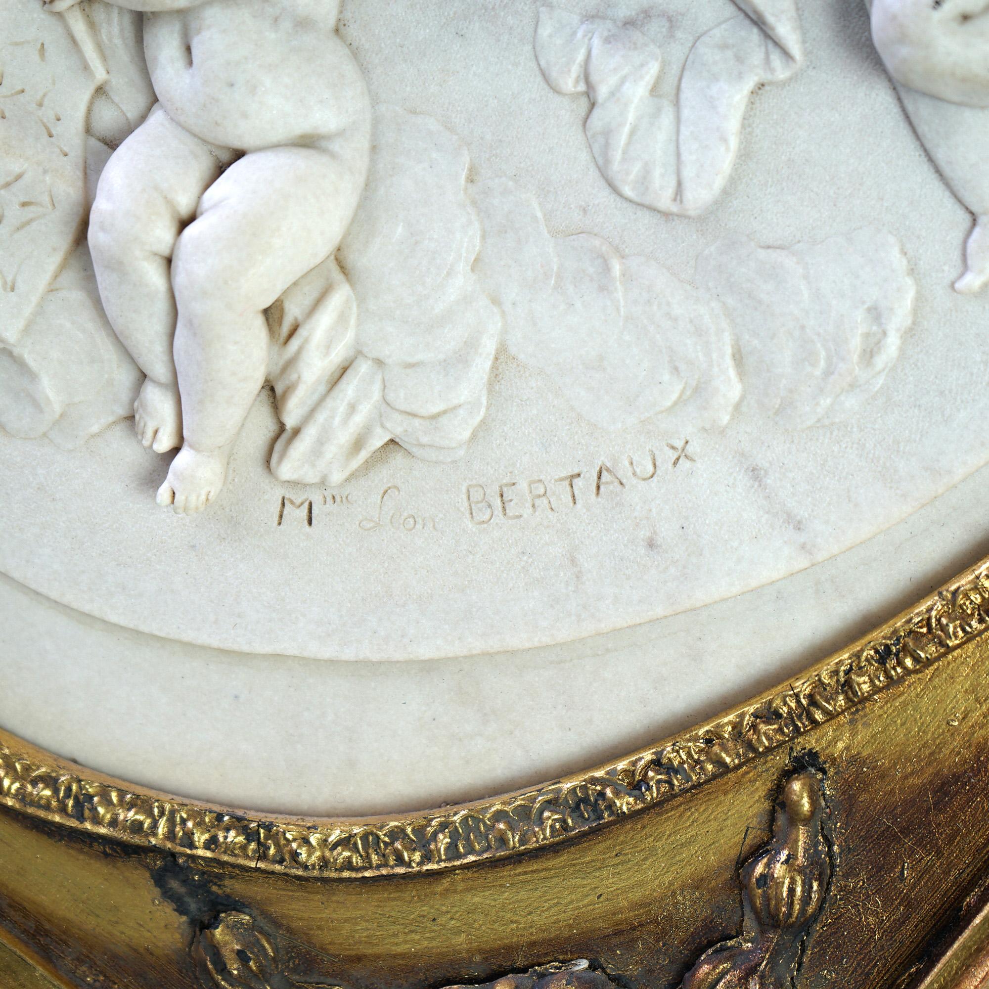 Ancienne plaque classique en marbre sculpté avec des chérubins ailés par Bertaux, C.I.C. en vente 5