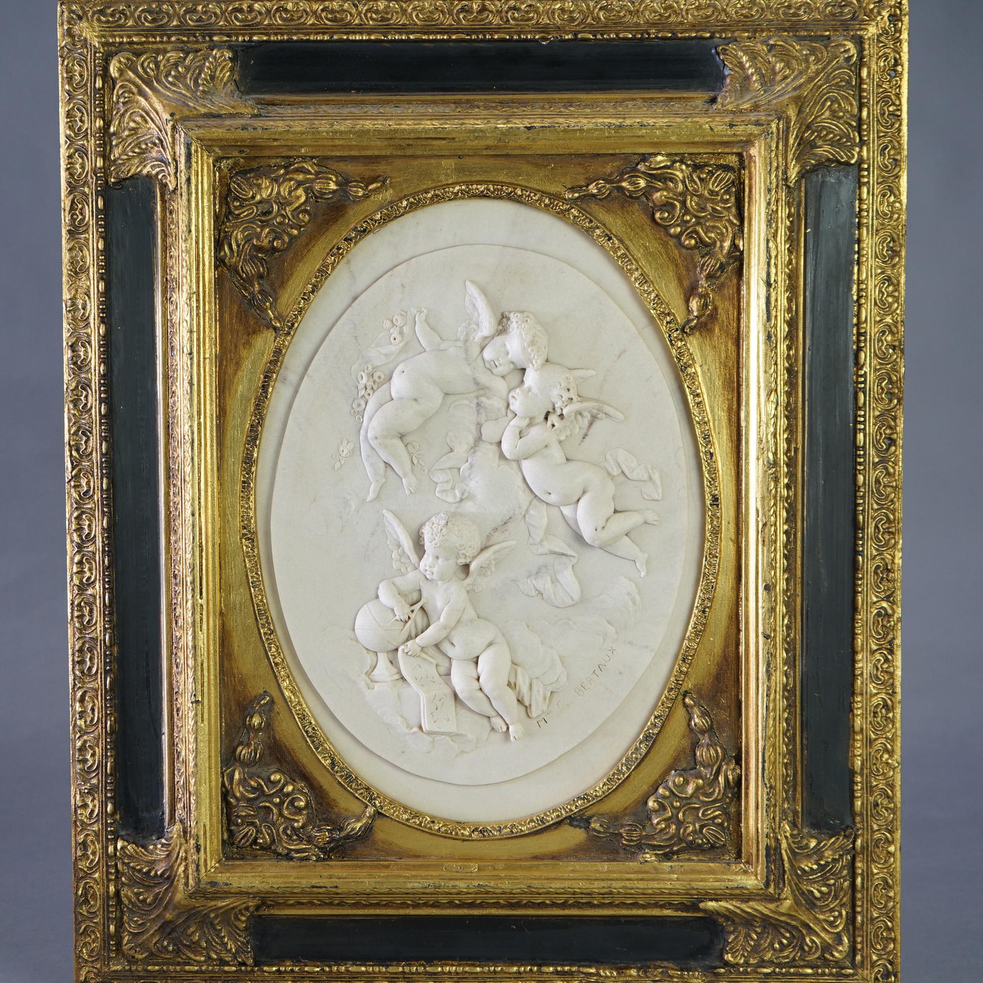 XIXe siècle Ancienne plaque classique en marbre sculpté avec des chérubins ailés par Bertaux, C.I.C. en vente