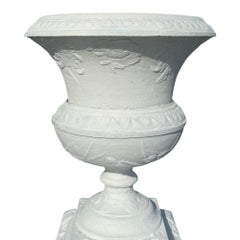 Urna da giardino antica in ghisa in stile classico, senza firma, 1920 circa