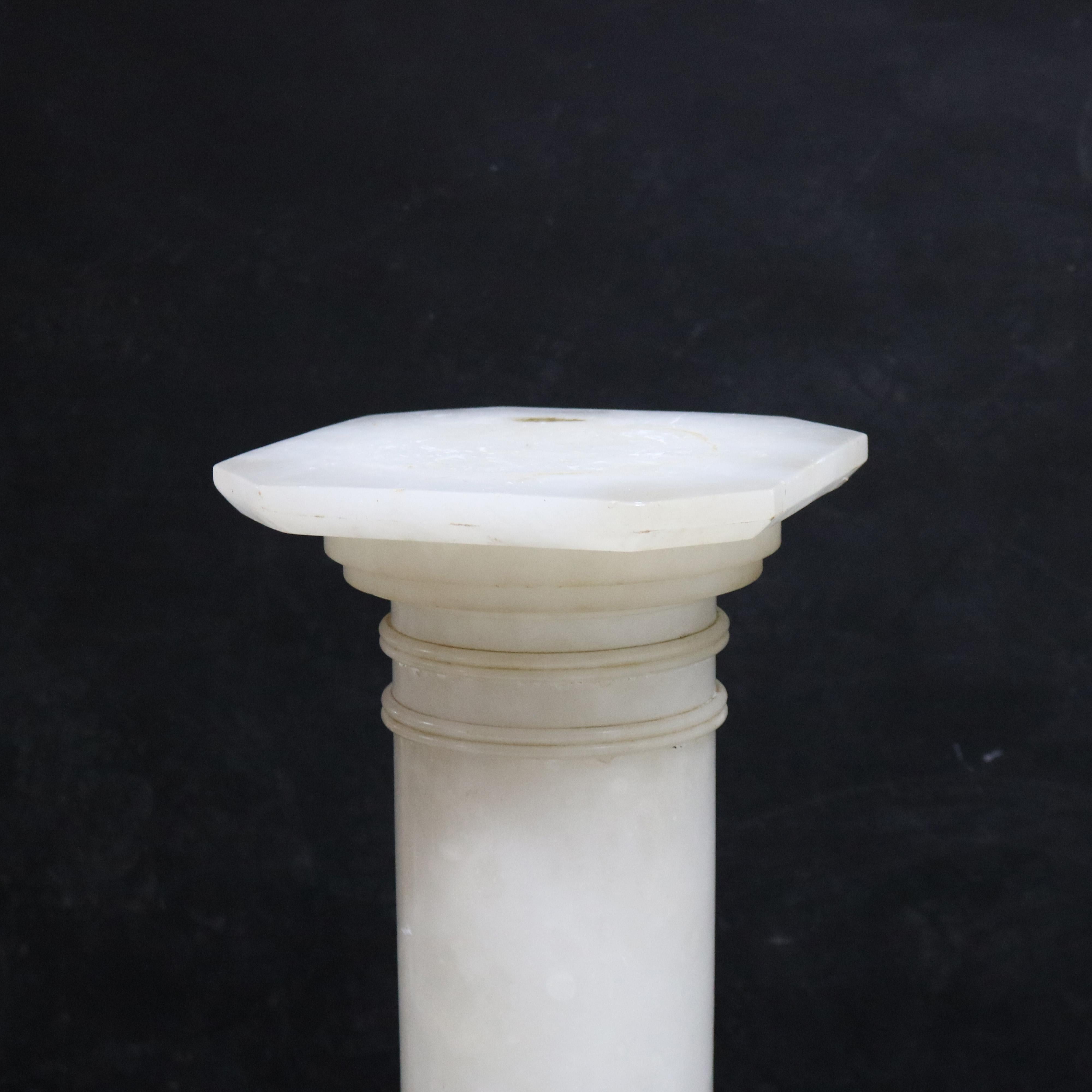 Albâtre Ancienne colonne dorique classique en albâtre sculpté Sculpture C1890 en vente