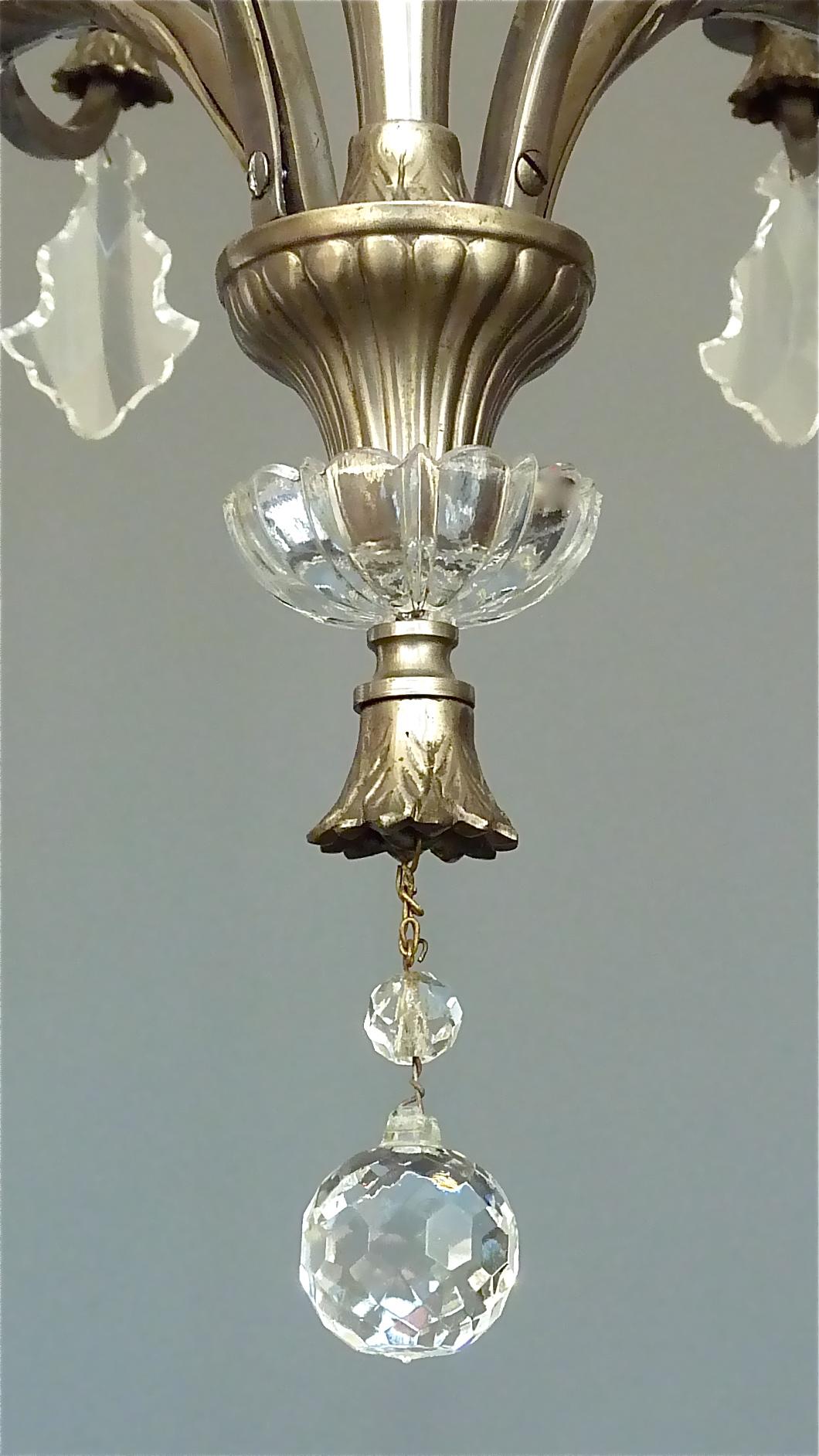 Antique Classical Eight-Light Crystal Glass Chandelier Vienna, circa 1910-1920 For Sale 2