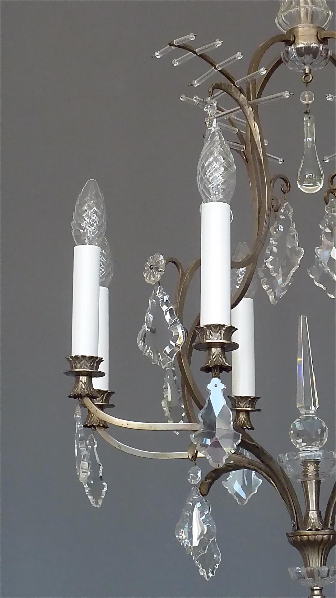 Antique Classical Eight-Light Crystal Glass Chandelier Vienna, circa 1910-1920 In Good Condition For Sale In Nierstein am Rhein, DE