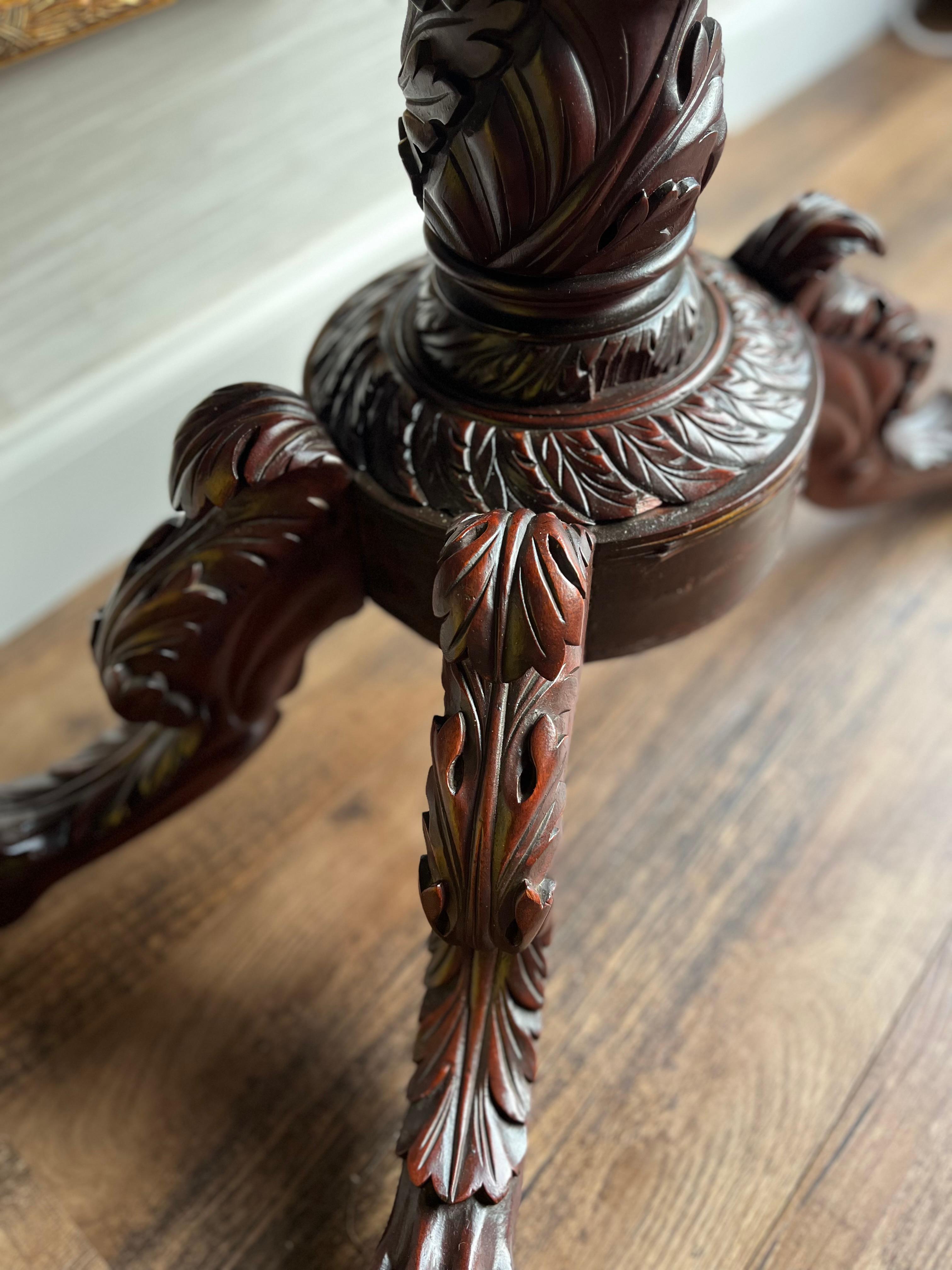 Ancienne table de jeu Empire Antiques en acajou avec pieds à griffes Console à plateau rabattable 1830s Bon état - En vente à Portsmouth, VA
