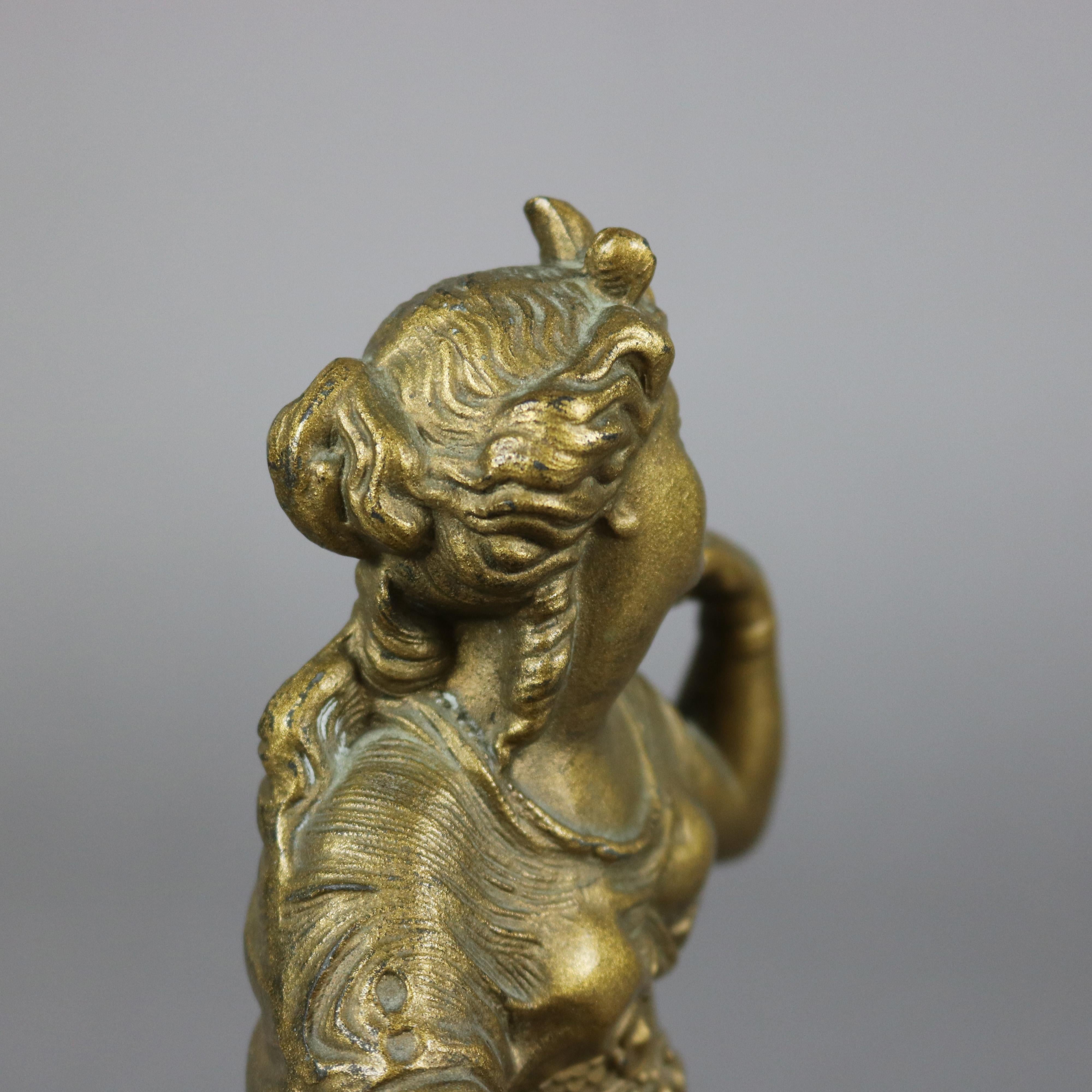 Doré Sculpture de portrait classique antique en métal doré d'une femme grecque, vers 1890 en vente