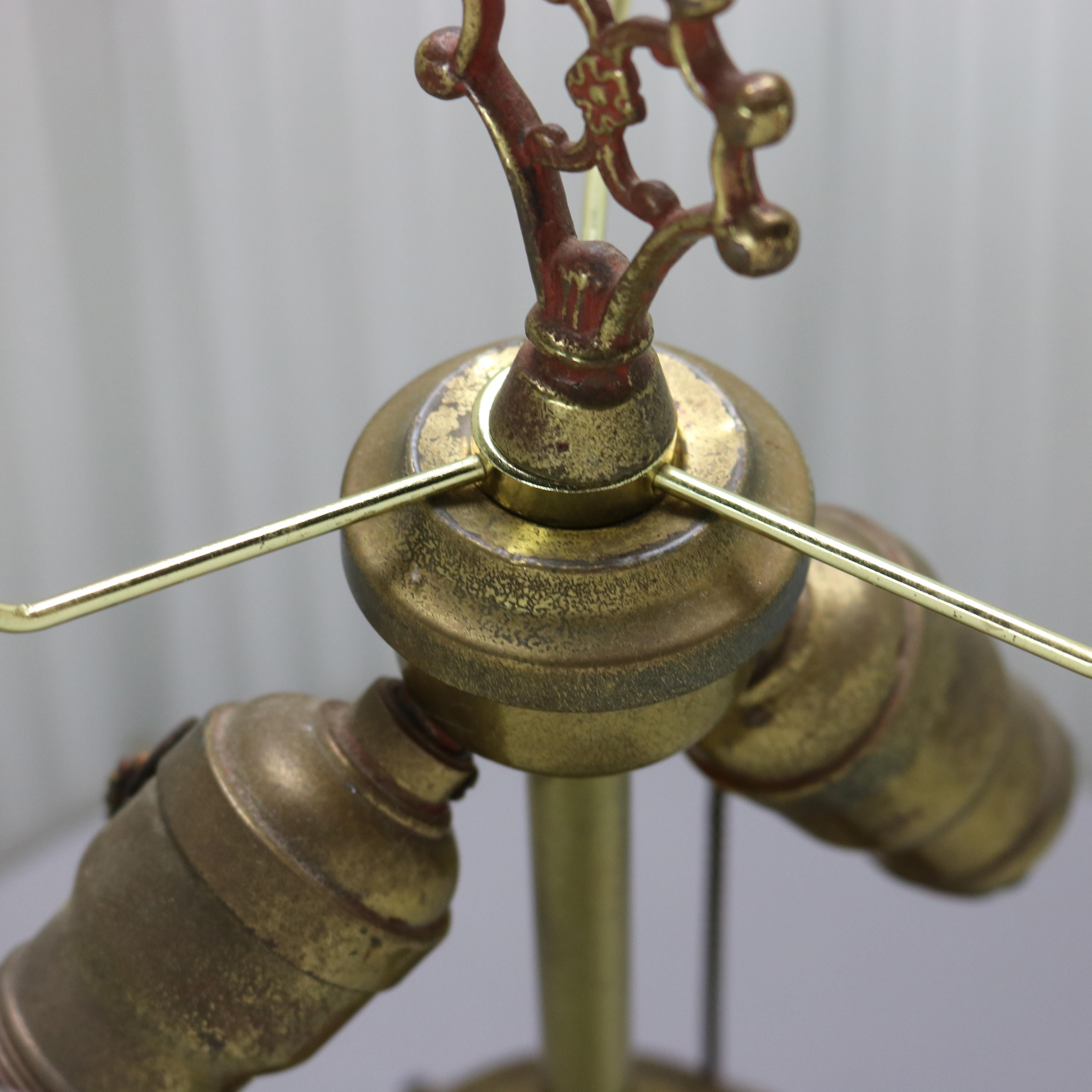 Ancienne base de lampe en poterie d'art classique grecque camée attribuée à Weller, c1930 en vente 7