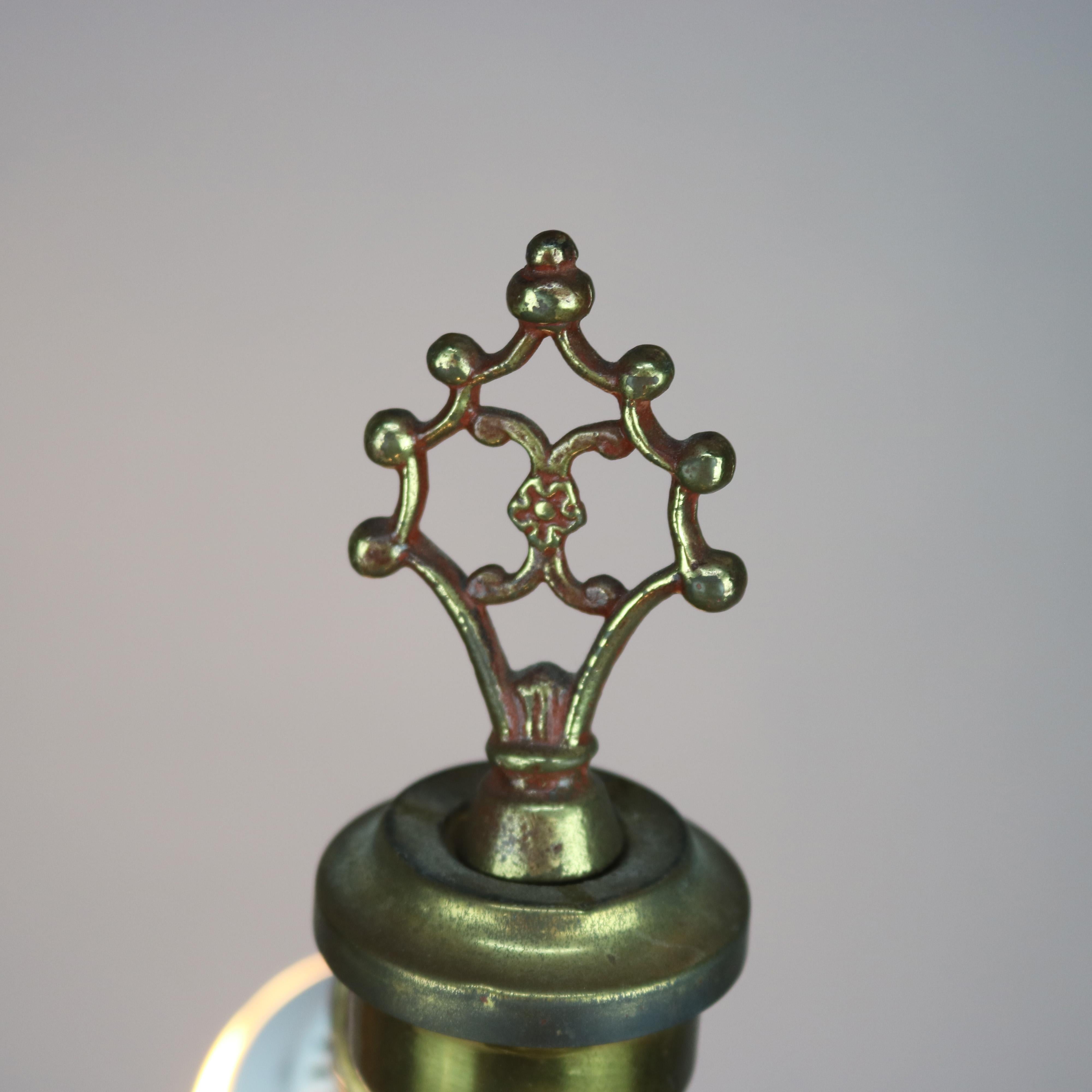 Ancienne base de lampe en poterie d'art classique grecque camée attribuée à Weller, c1930 en vente 5