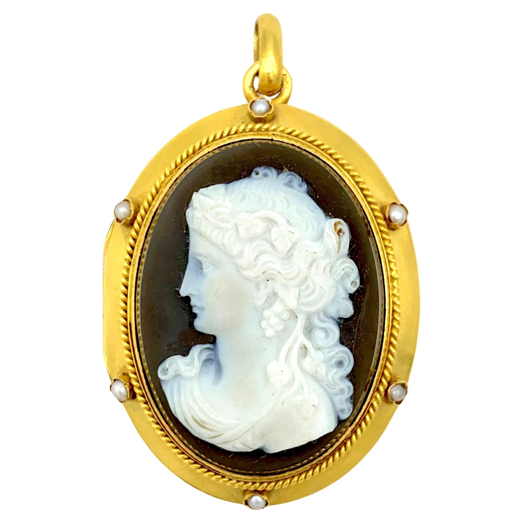Antike klassische Kamee aus Hartstein im klassischen Revival-Stil, Kamee, klassisches Profil einer Dame, 18 K Gold im Angebot