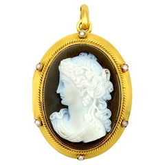 Antike klassische Kamee aus Hartstein im klassischen Revival-Stil, Kamee, klassisches Profil einer Dame, 18 K Gold