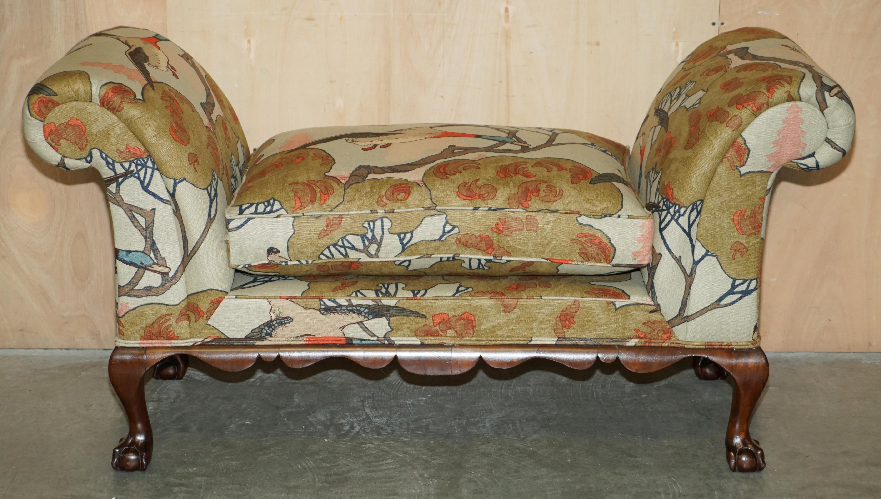 ANTIQUE CLAW & BALL FOOT HALL BENCH WiNDOW SEAT IN MULBERRY FLYING DUCK S FABRIC (Land) im Angebot