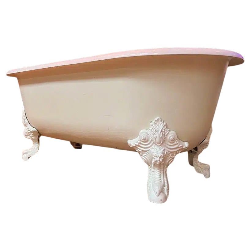 Vasca da bagno antica con piedi d
aquila, Francia, circa 1900 in vendita