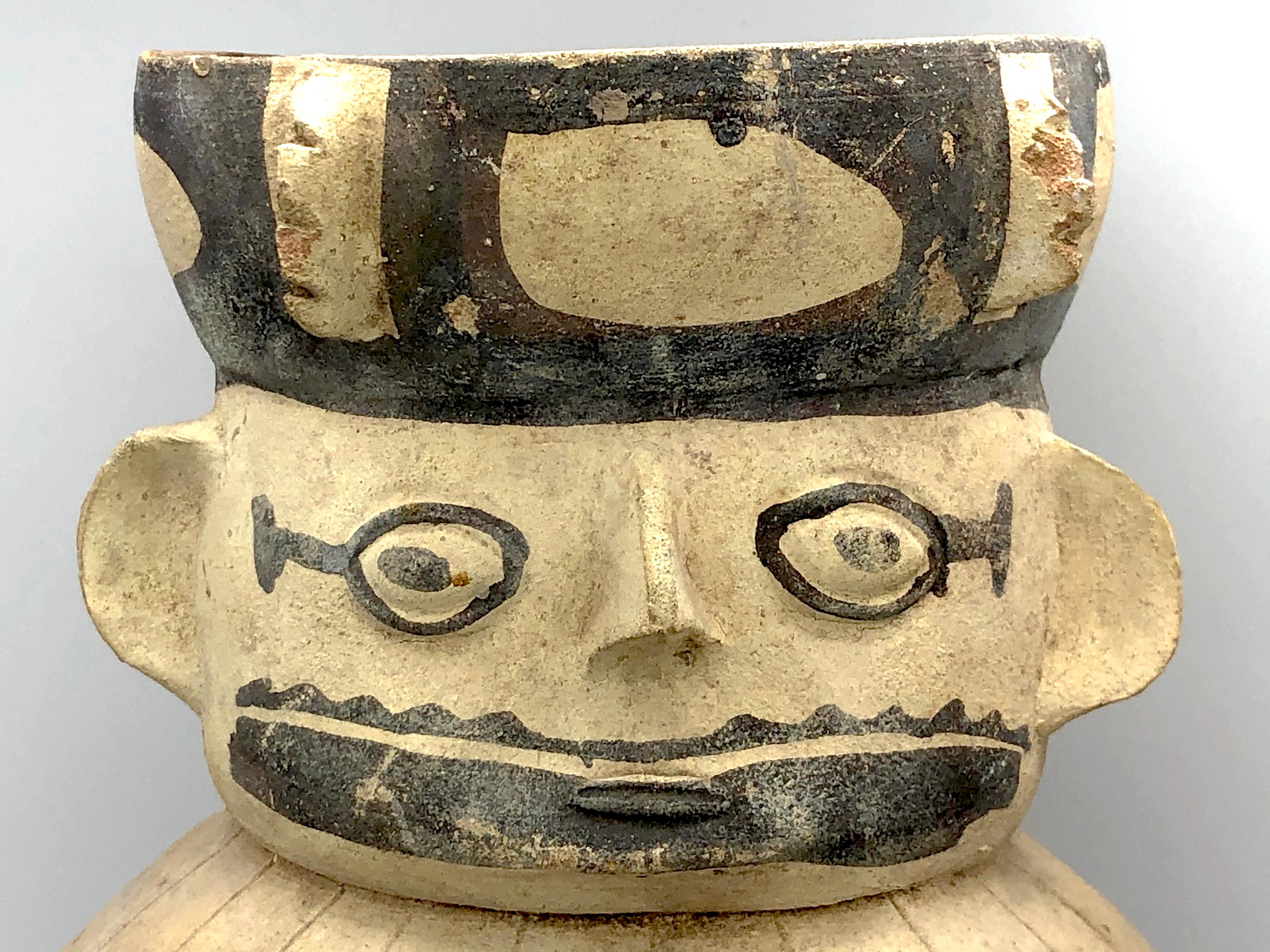 Antique Clay Urn Vessel Chancay Peru In Good Condition In Munich, DE