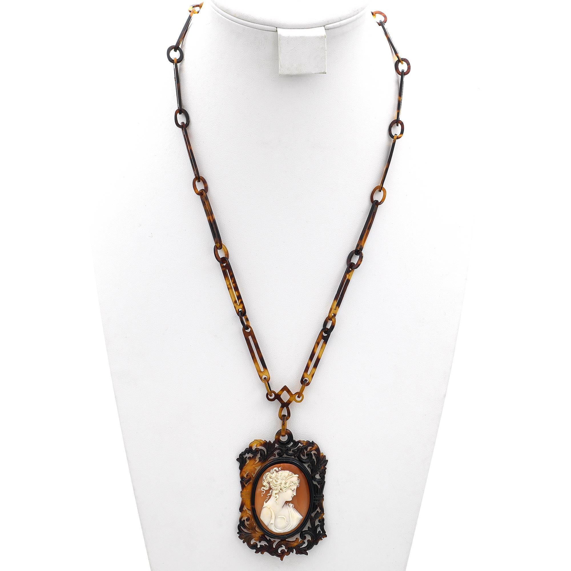 Collar antiguo de concha camafeo 