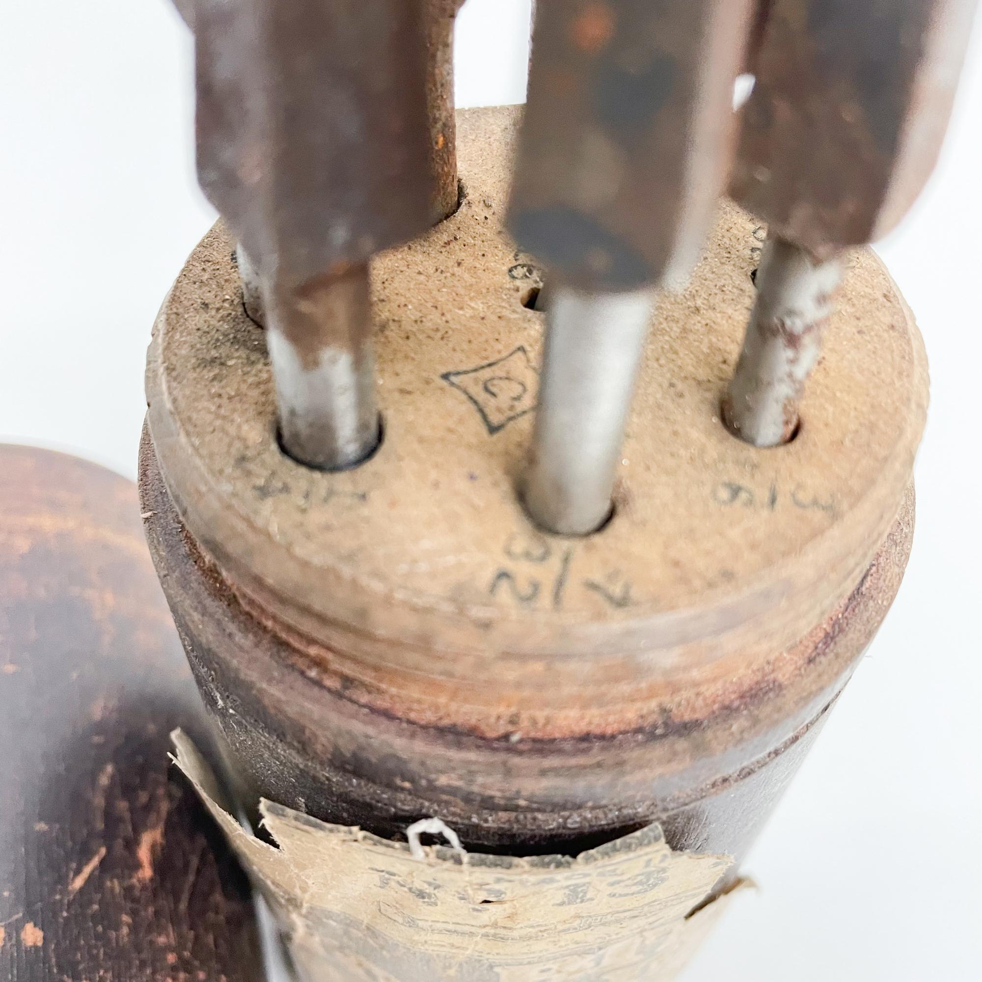 Metallo Trapano antico Cleveland  Co #13 Set di utensili in metallo + valigetta in Wood 1910 in vendita