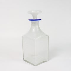 Antique French Decanter o Bottiglia di Liquore in Vetro Latticino a Vortice