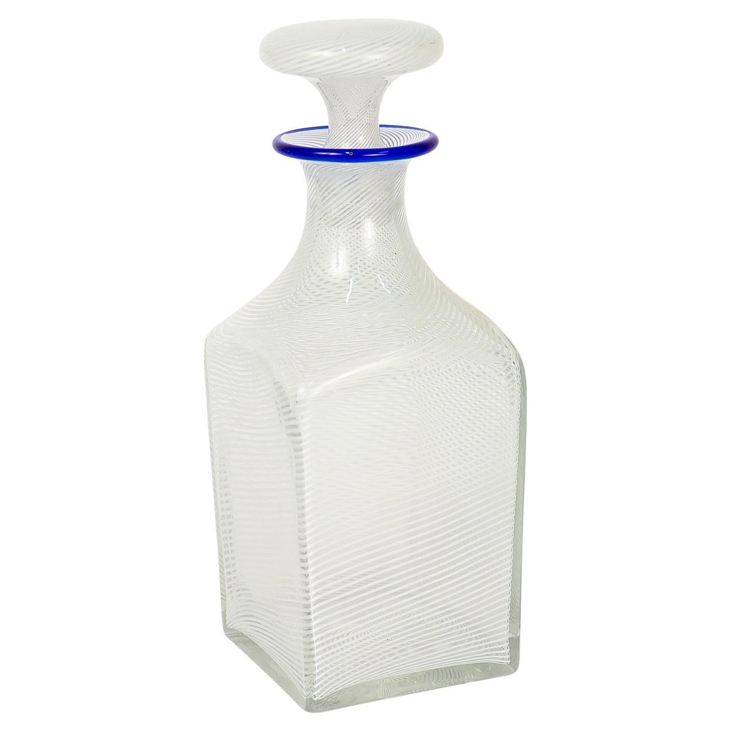 Carafe ou bouteille de liqueur antique Clichy Latticino en verre français tourbillonnant en vente