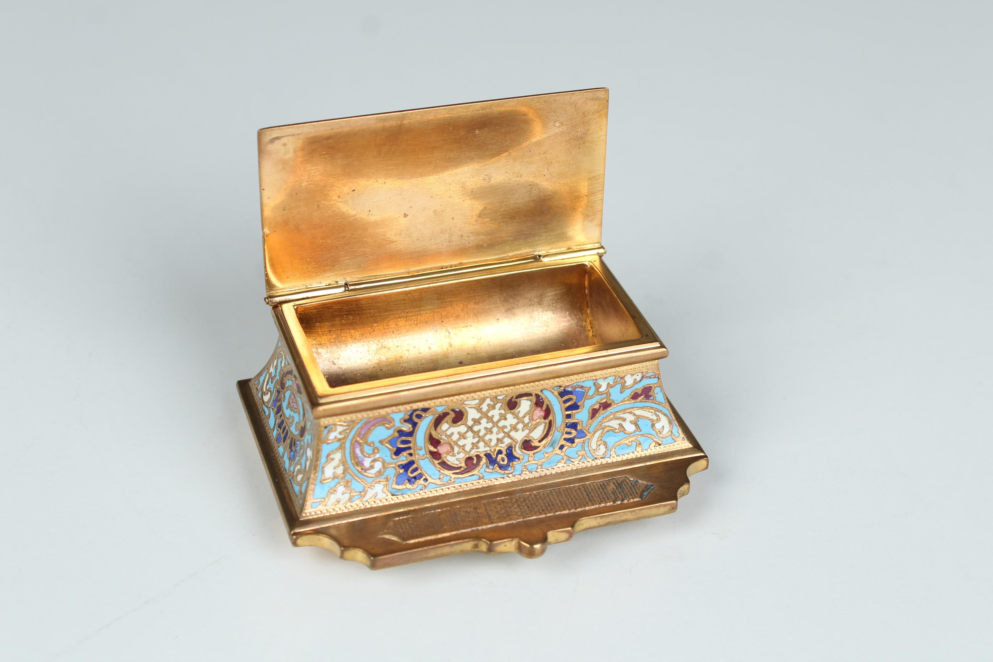 Antikes Cloisonné-Emaille-Schreibtischset, Bronze Doré, Frankreich, CIRCA 1880 (Französisch) im Angebot