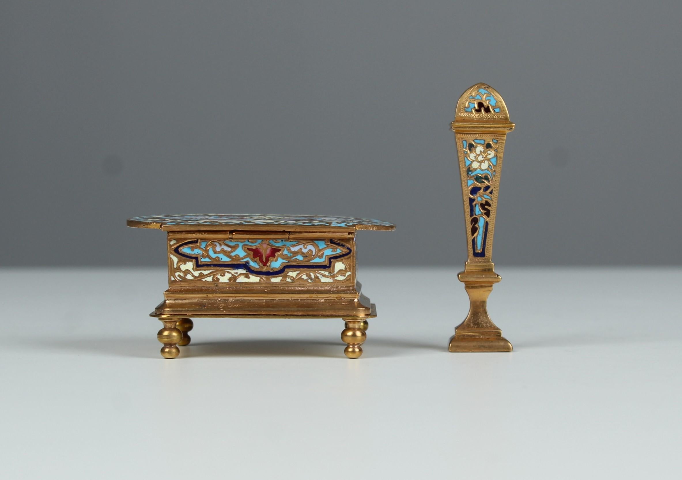 Antique Cloisonné-Emaille Desk Set, Bronze Doré, France, Circa 1880 In Good Condition For Sale In Greven, DE