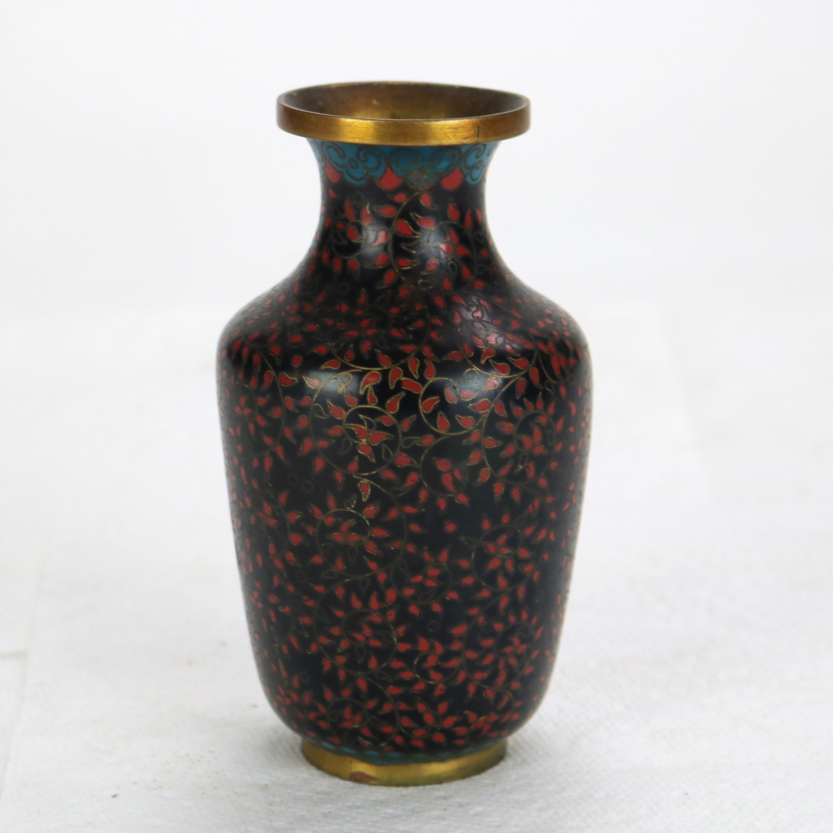 Antique Cloisonne Enameled Cabinet Vase Early 20thC In Good Condition For Sale In Big Flats, NY