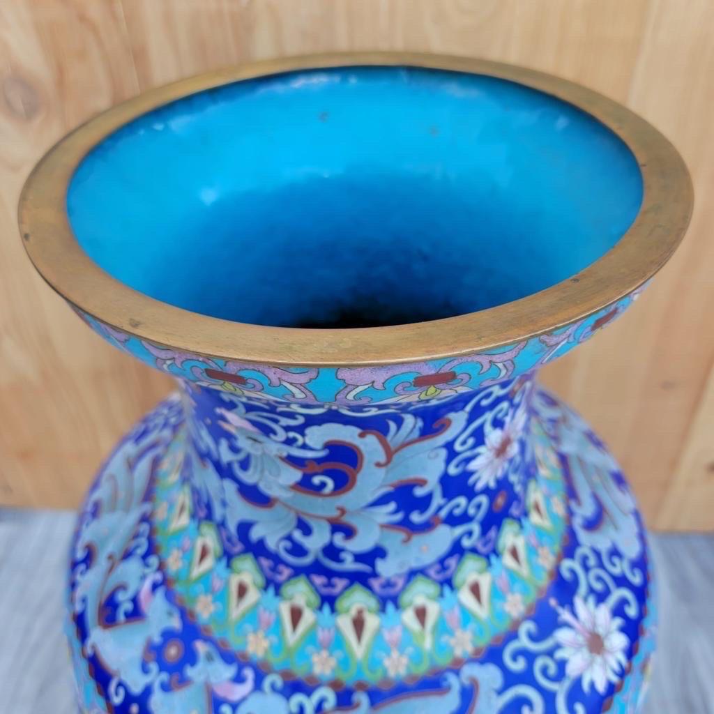 Vase de sol cloisonné ancien Bon état - En vente à Chicago, IL